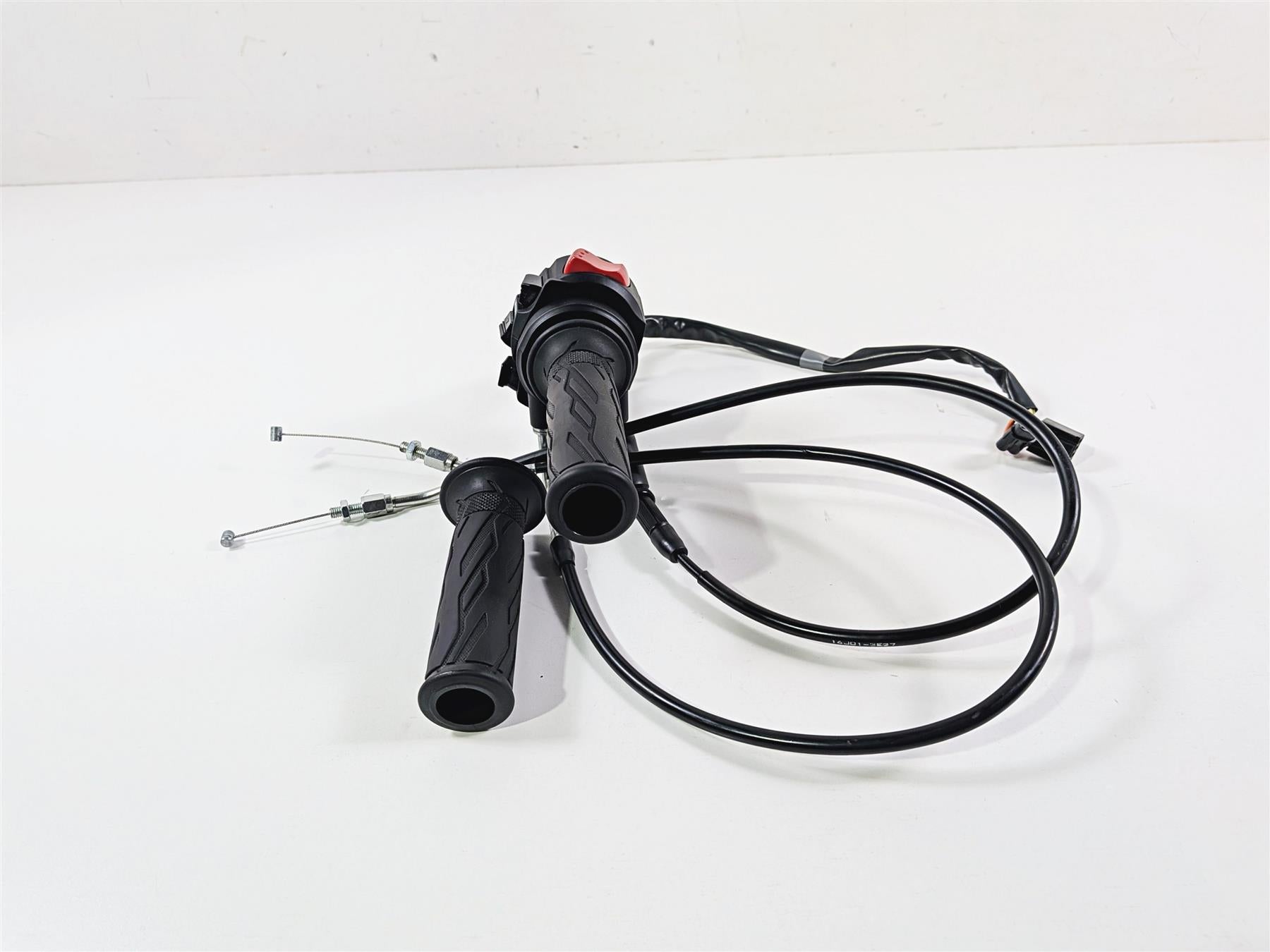 2024 Suzuki GSXR600 Right Hand Control Switch Throttle 37200-47H30 {{ shop.shopifyCountryName }} - Mototech271