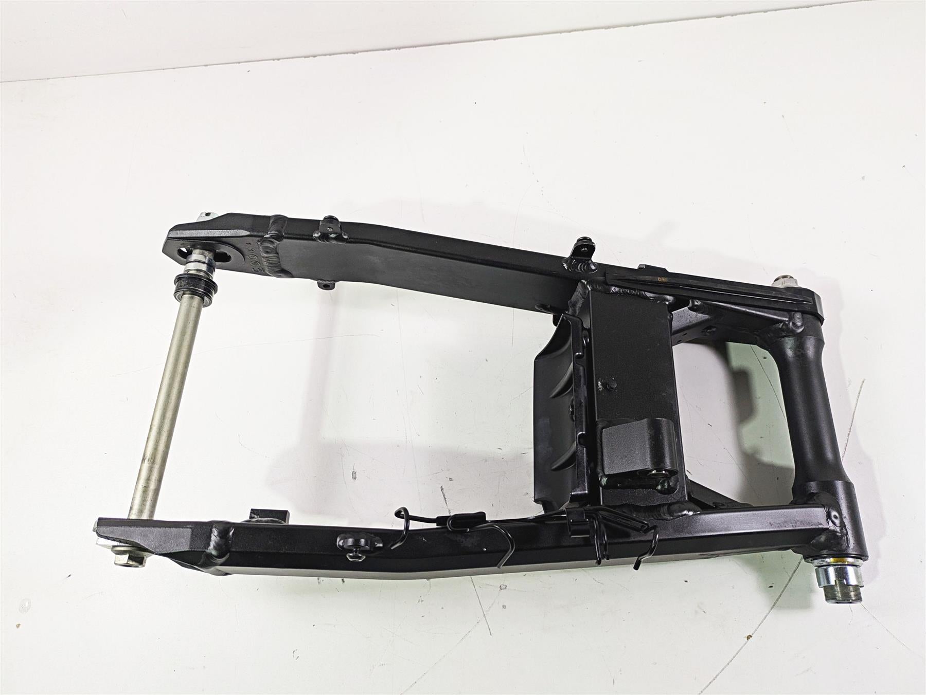 2022 Kawasaki ZR900RS Cafe Straight Rear Swingarm Swing Arm 33001-0699-18R {{ shop.shopifyCountryName }} - Mototech271