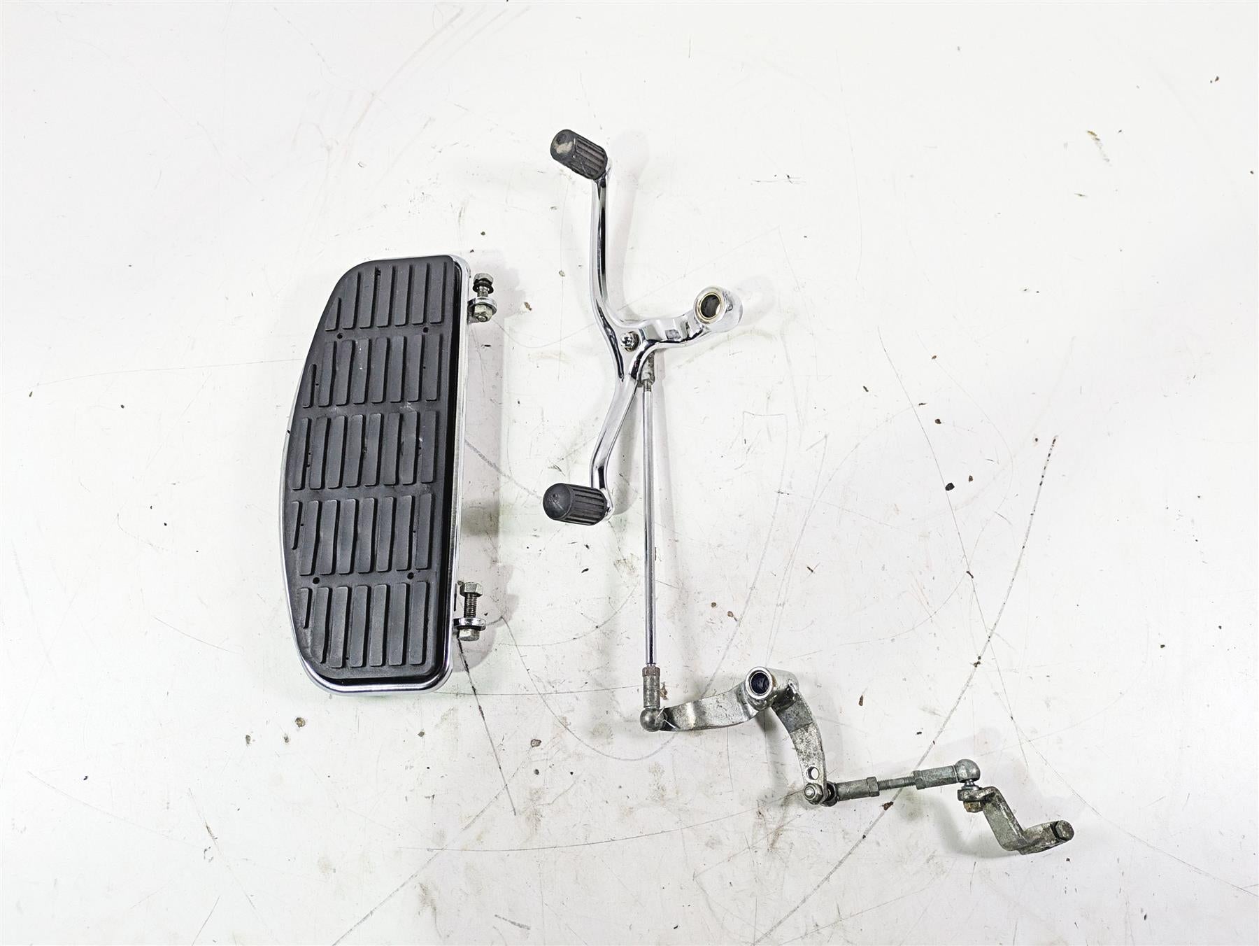 1998 Moto Guzzi California 1100 EV Left Floor Board & Shift Lever GU03422130 {{ shop.shopifyCountryName }} - Mototech271
