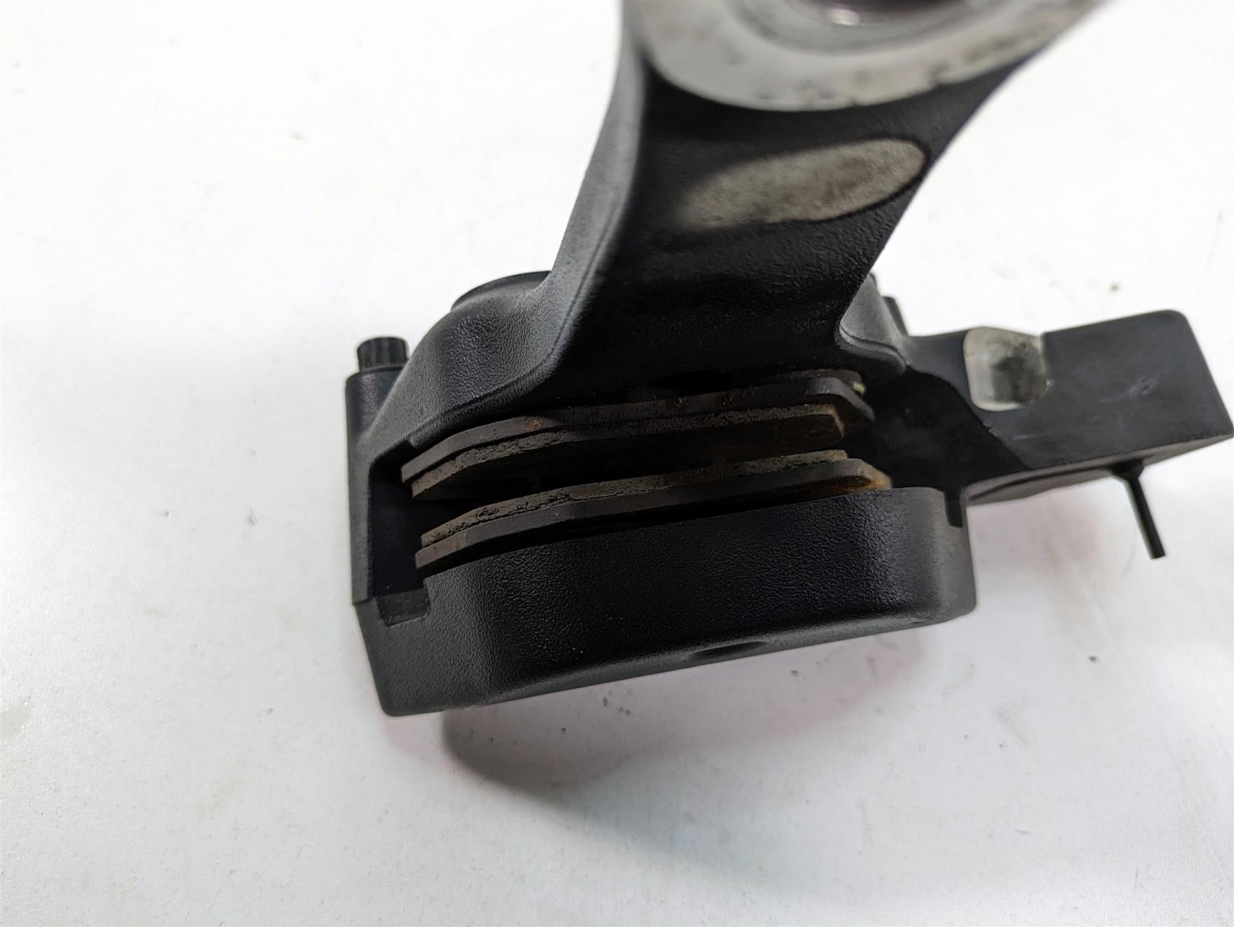 2000 Harley Dyna FXDL Low Rider Rear Brake Caliper for 3/4" Axle 44017-00D {{ shop.shopifyCountryName }} - Mototech271