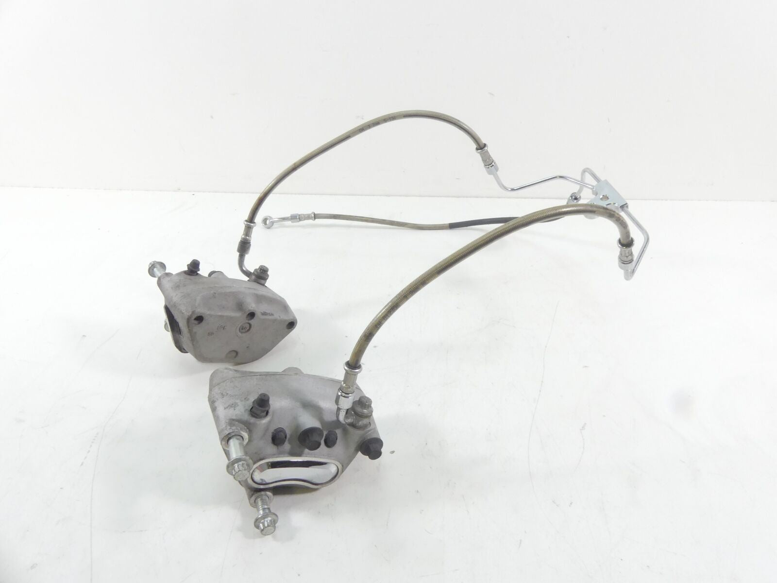 2006 Harley Touring FLHCU SE CVO Front Brake Caliper Set + Lines 44381-99C {{ shop.shopifyCountryName }} - Mototech271