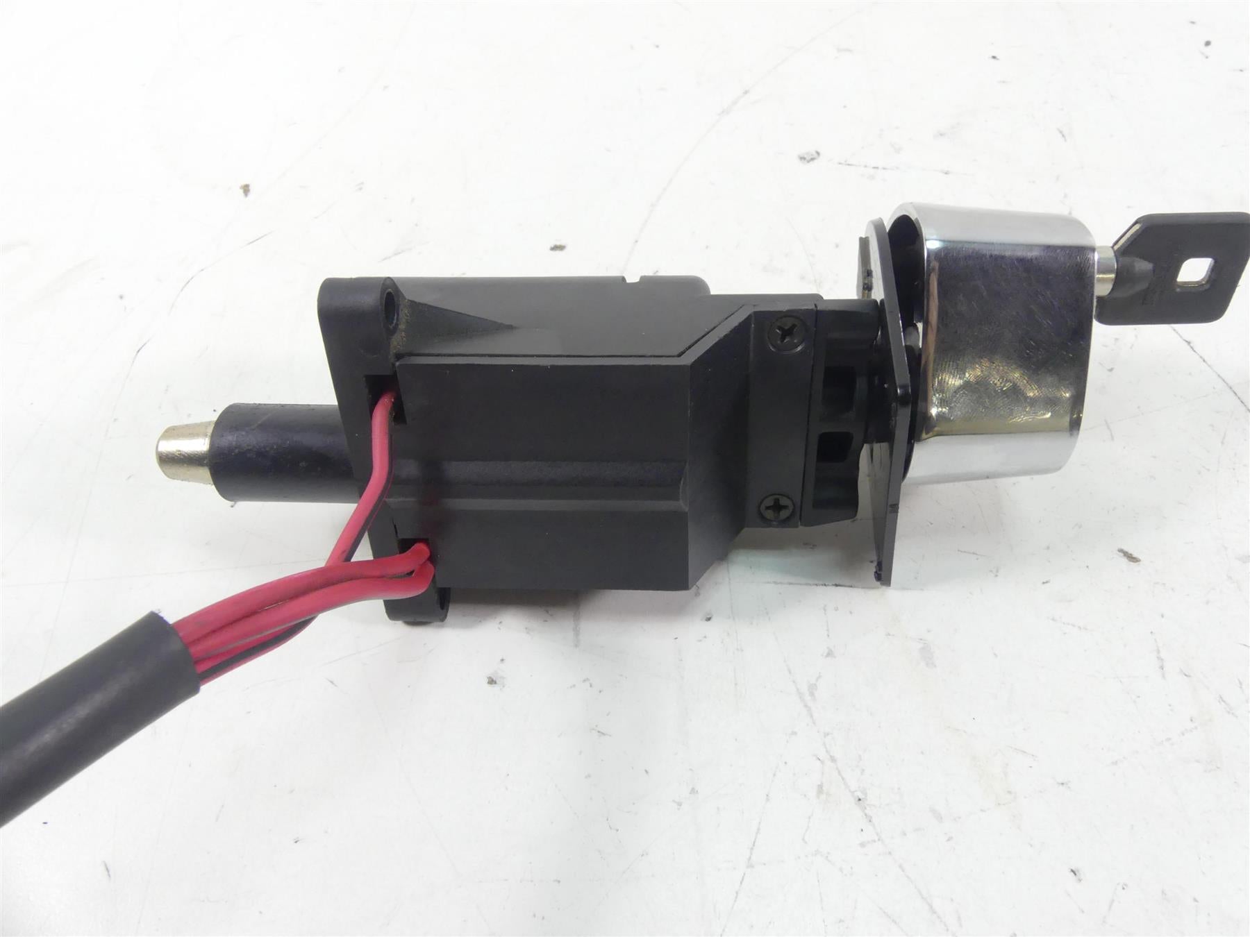2005 Harley Touring CVO FLHTCSE Electra Glide Ignition Switch Key Lock 71640-99 {{ shop.shopifyCountryName }} - Mototech271