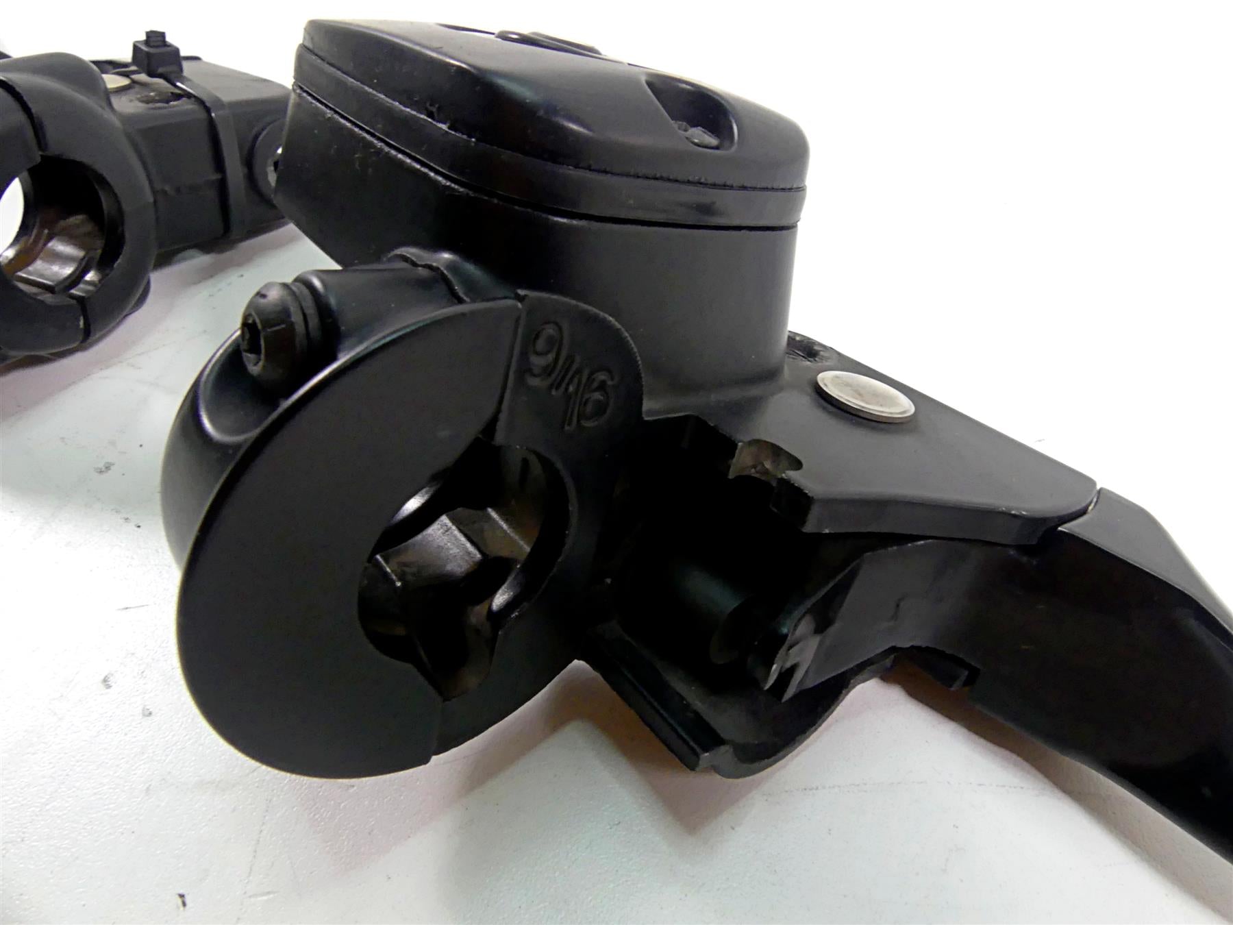 2014 Harley Dyna FXDB Street Bob Front Brake Master & Clutch Perch 45029-11D {{ shop.shopifyCountryName }} - Mototech271