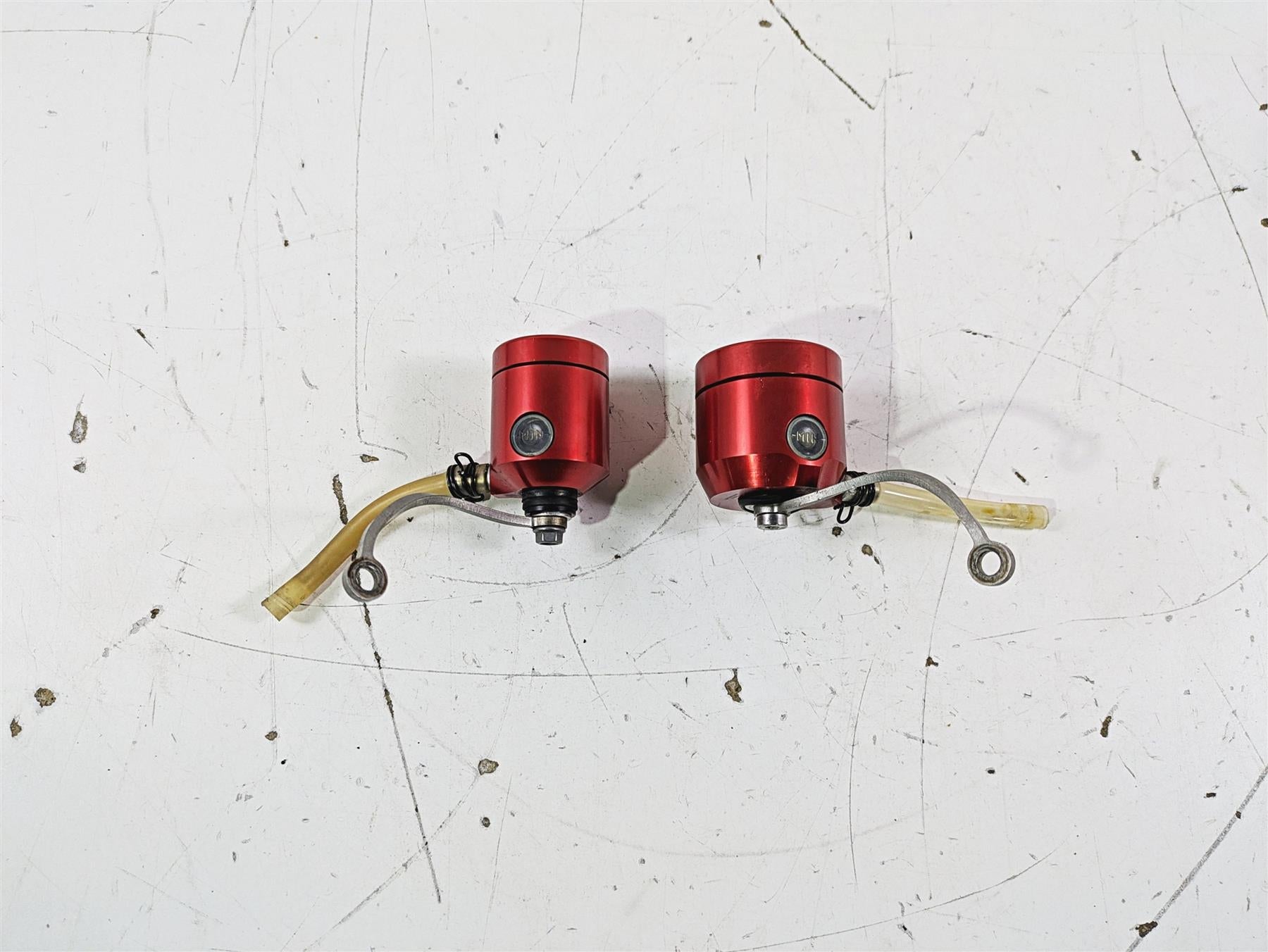 2017 Ducati Monster 1200 S Rizoma Red Clutch & Brake Fluid Reservoir Set CT027 {{ shop.shopifyCountryName }} - Mototech271