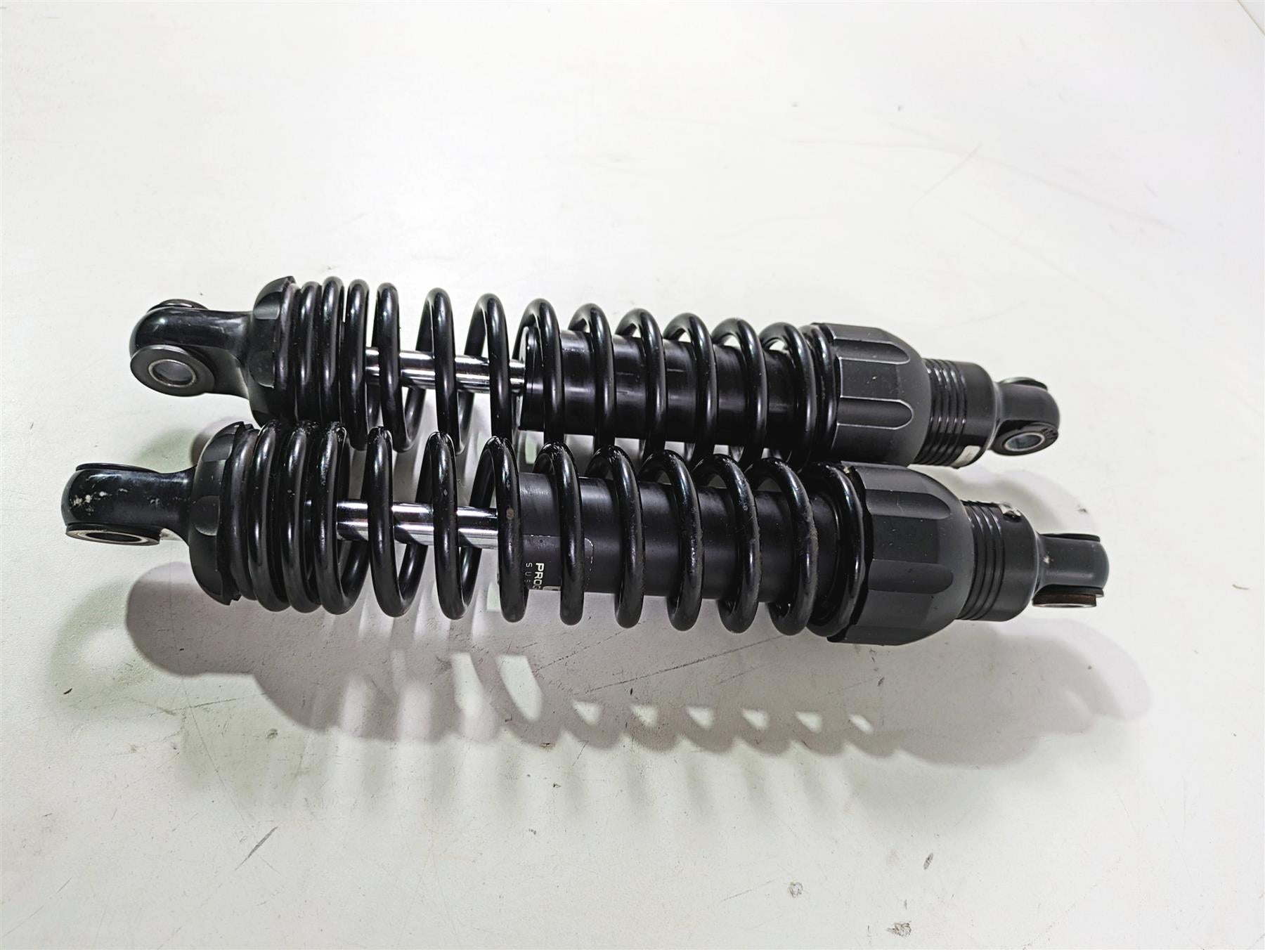 2017 Harley Dyna FXDB Street Bob 13" Progressive Suspension Shocks 444-4002 {{ shop.shopifyCountryName }} - Mototech271