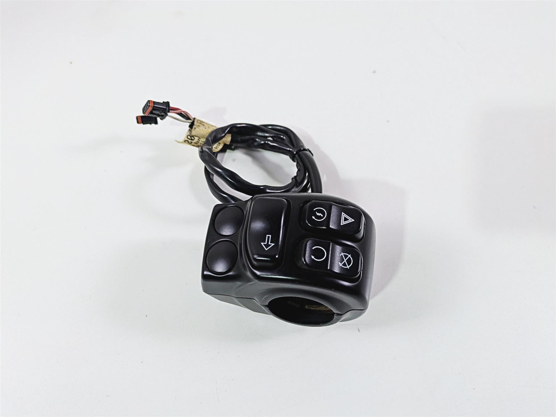 2016 Harley Touring FLHR Road King Right Hand Control Switch 71500127C {{ shop.shopifyCountryName }} - Mototech271