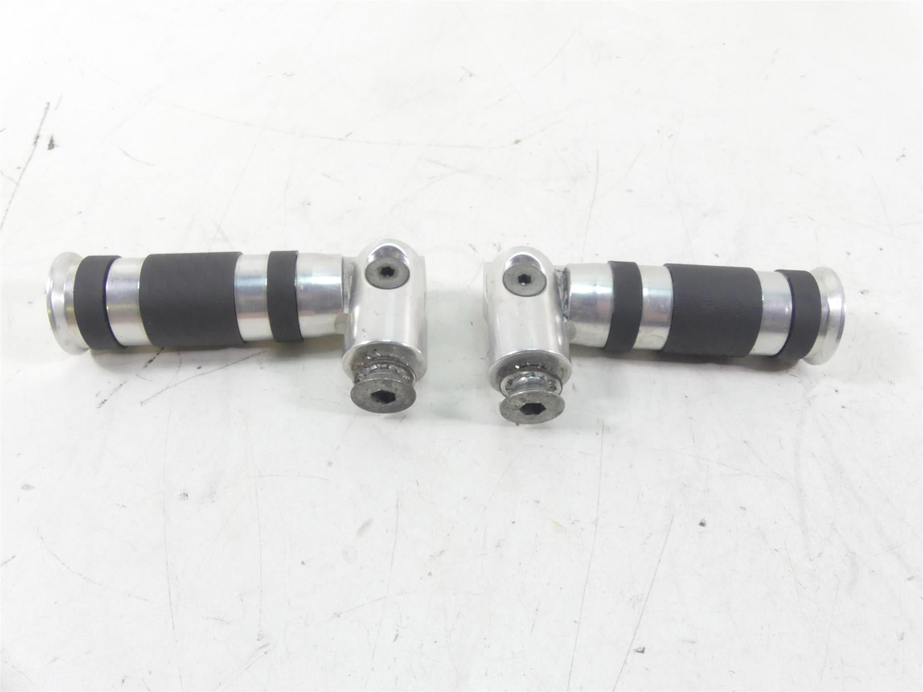 2001 Indian Centennial Scout Rear Aluminum Passenger Footpeg Set 41-060 {{ shop.shopifyCountryName }} - Mototech271