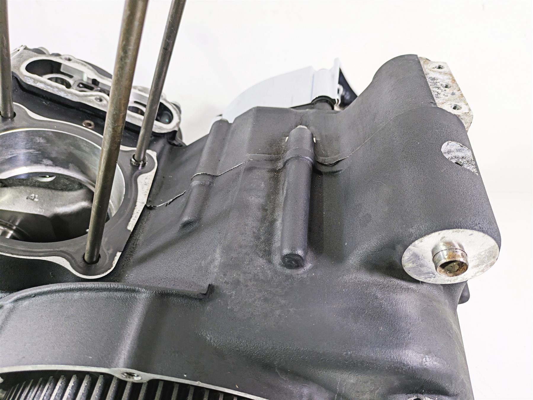 2018 Indian Chieftain Limited Engine Bottom End Crank Case & Shaft 3023078 {{ shop.shopifyCountryName }} - Mototech271