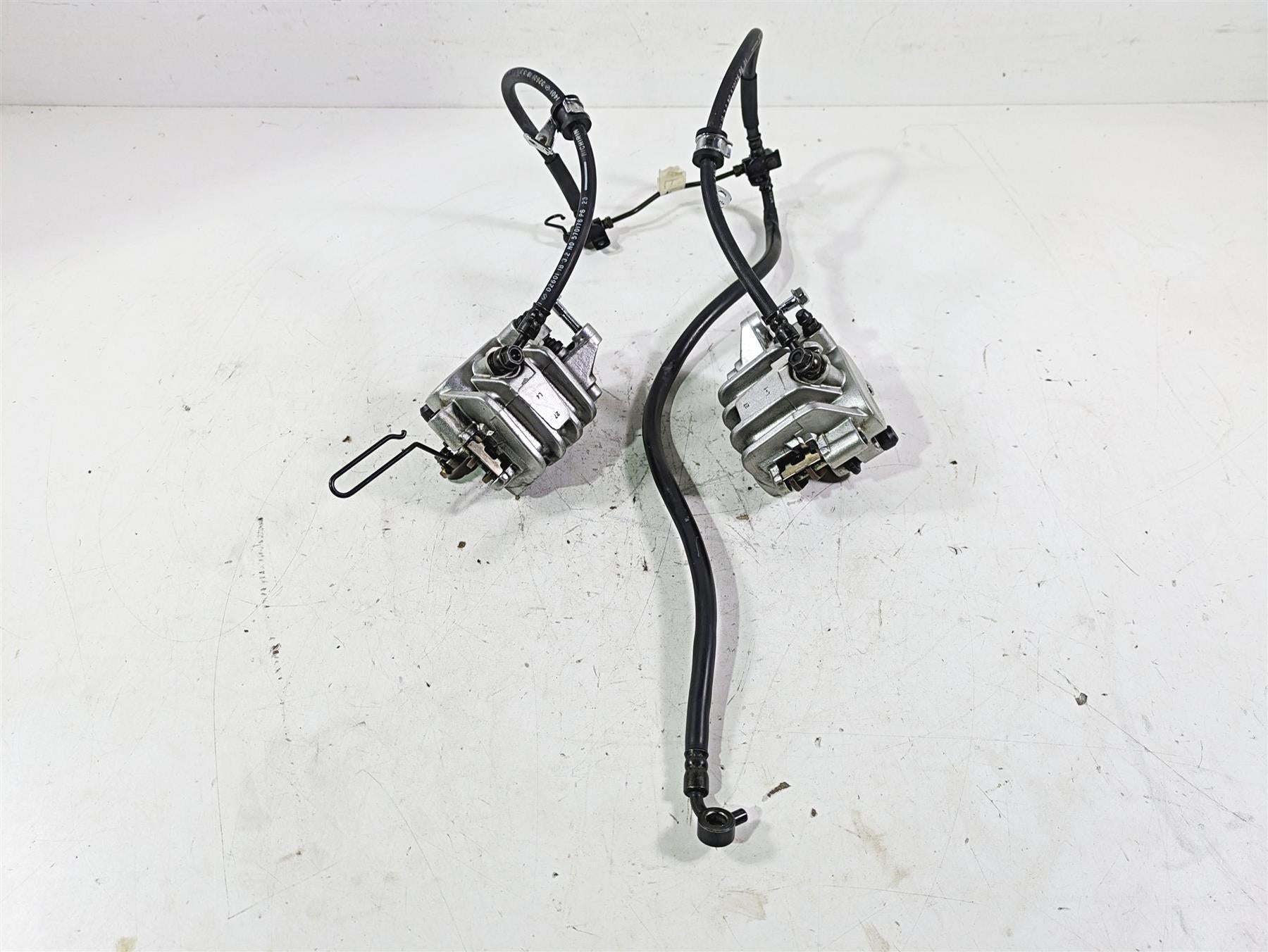 1998 Honda GL1500 Valkyrie Tour Front Brake Calipers 45150-MZ0-006 45250-MZ0-006 {{ shop.shopifyCountryName }} - Mototech271