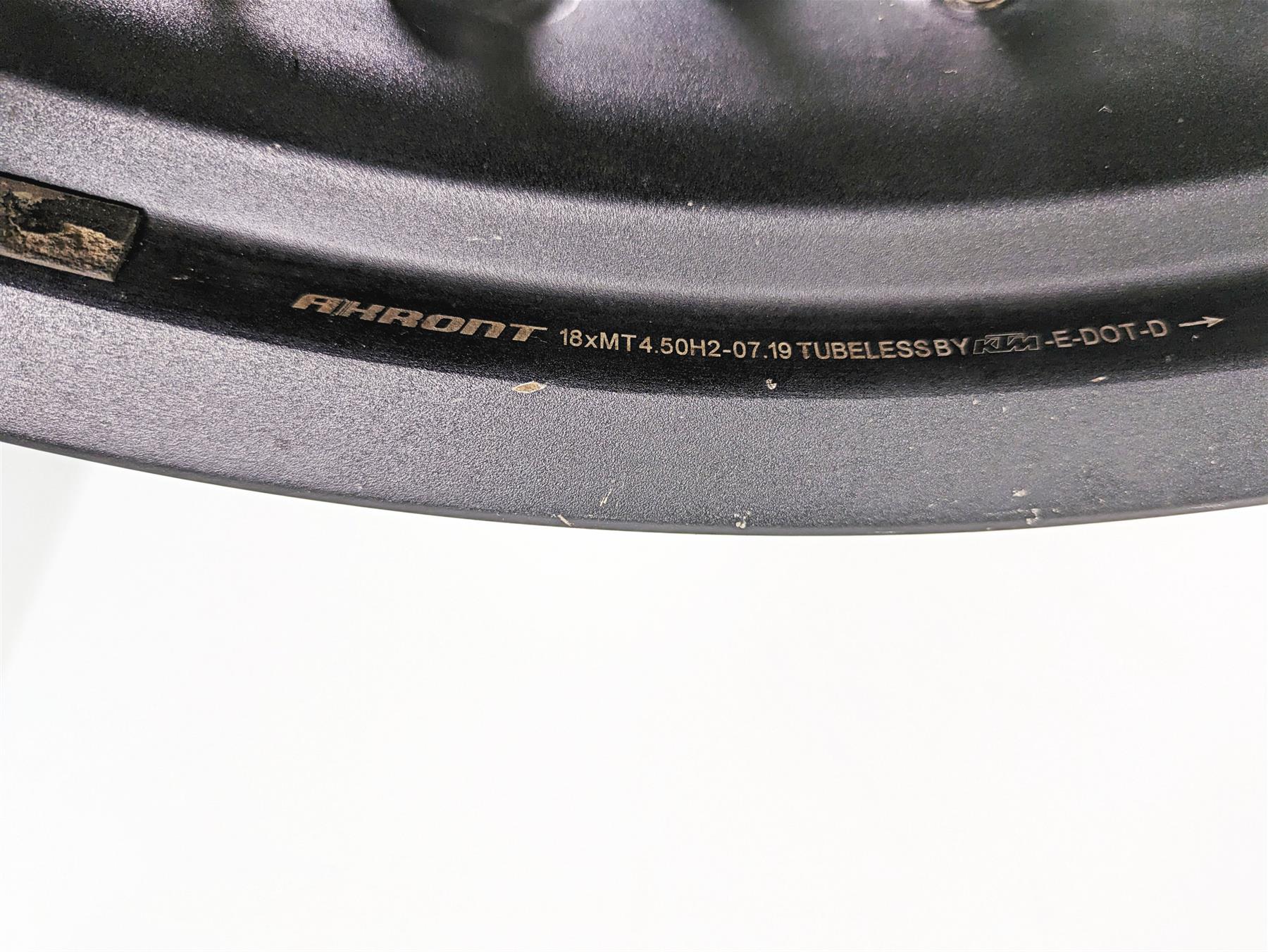 2020 KTM 1290 Super Adventure R Akront Rear Wheel Rim 18x4.5 6031000124433A {{ shop.shopifyCountryName }} - Mototech271