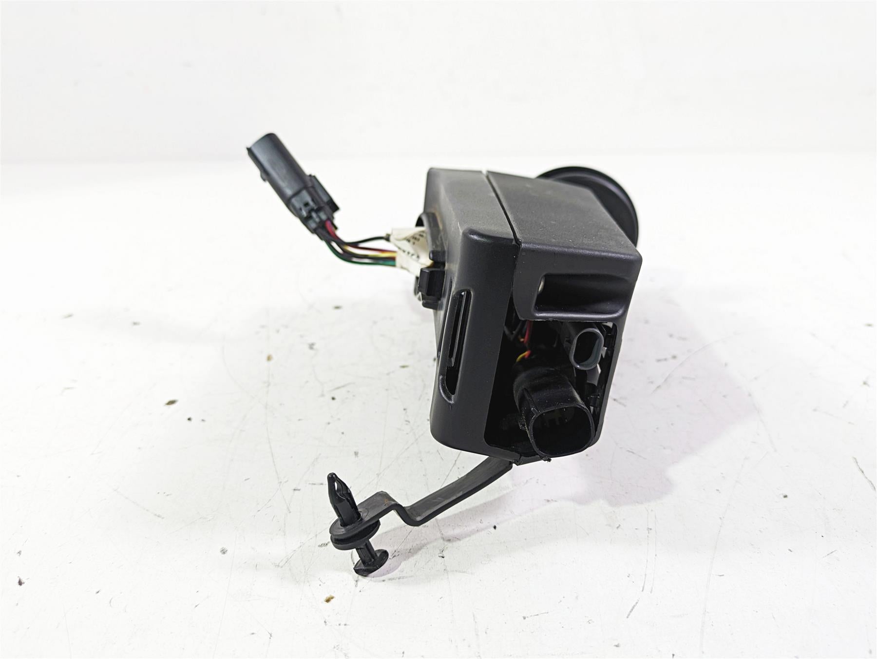 2019 Harley FLHCS Softail Heritage Horn + Box & Wiring 69201654 69000014 {{ shop.shopifyCountryName }} - Mototech271