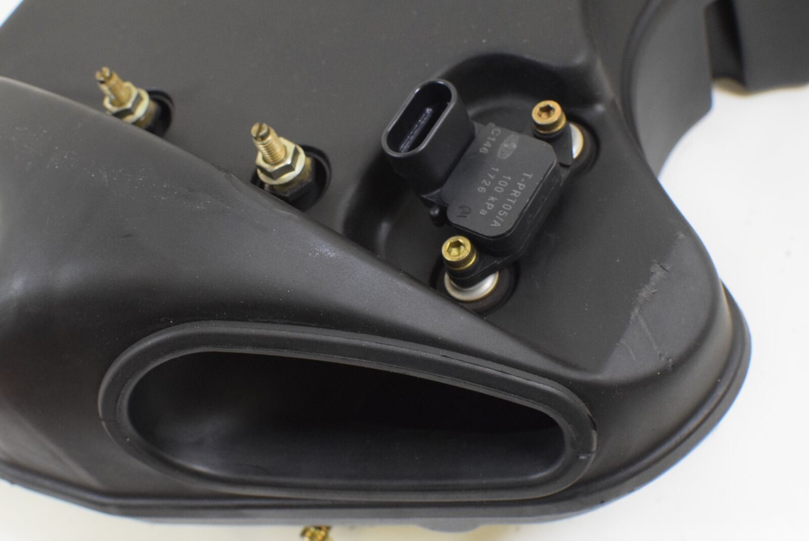 07 MV Agusta Brutale B4 910R 910 R Air Box Cleaner Breather Assembly 800099330 {{ shop.shopifyCountryName }} - Mototech271