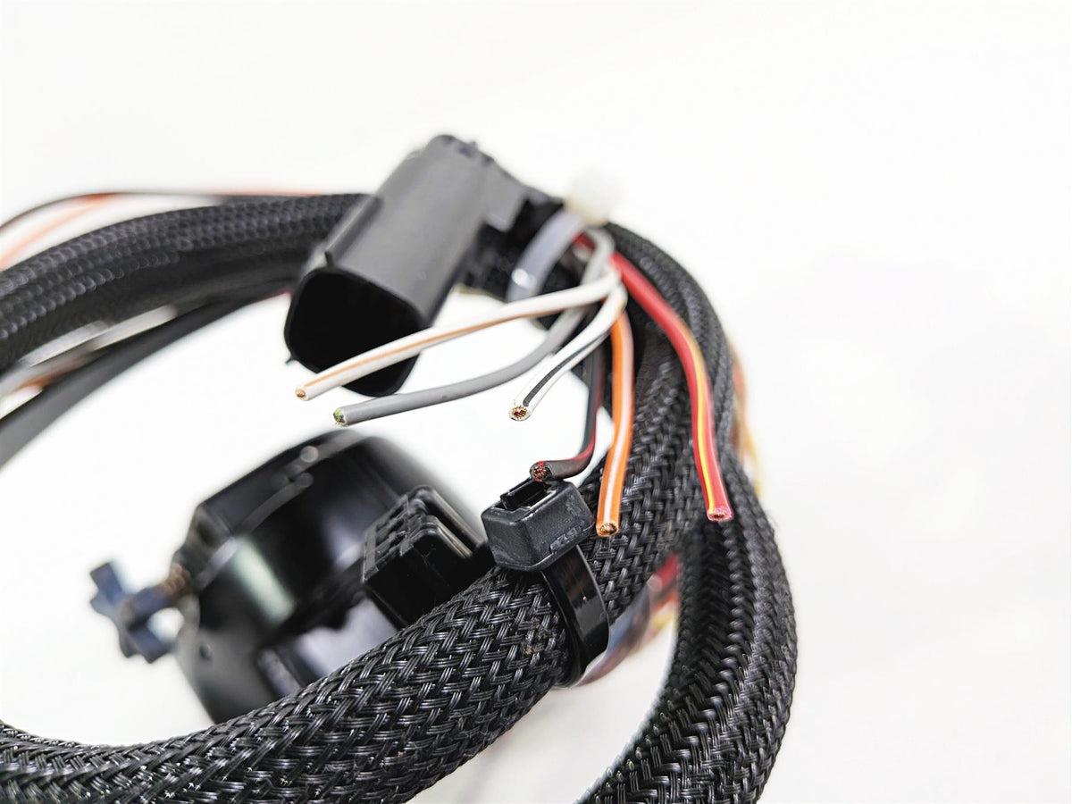 2011 Harley FXDF Dyna Fat Bob Right Control Switch & Turn Signal 71684-06A {{ shop.shopifyCountryName }} - Mototech271