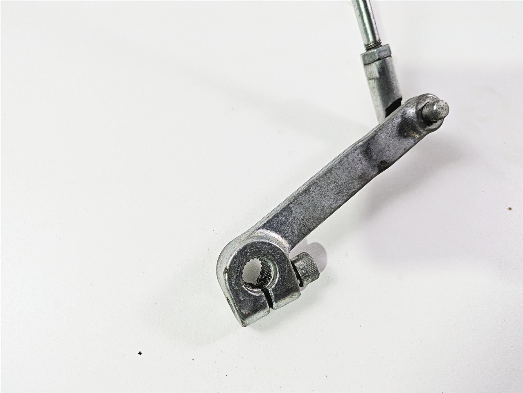2004 Harley Softail FXSTDI Deuce Front Forward Foot Control Peg 33683-00 42507-00 {{ shop.shopifyCountryName }} - Mototech271