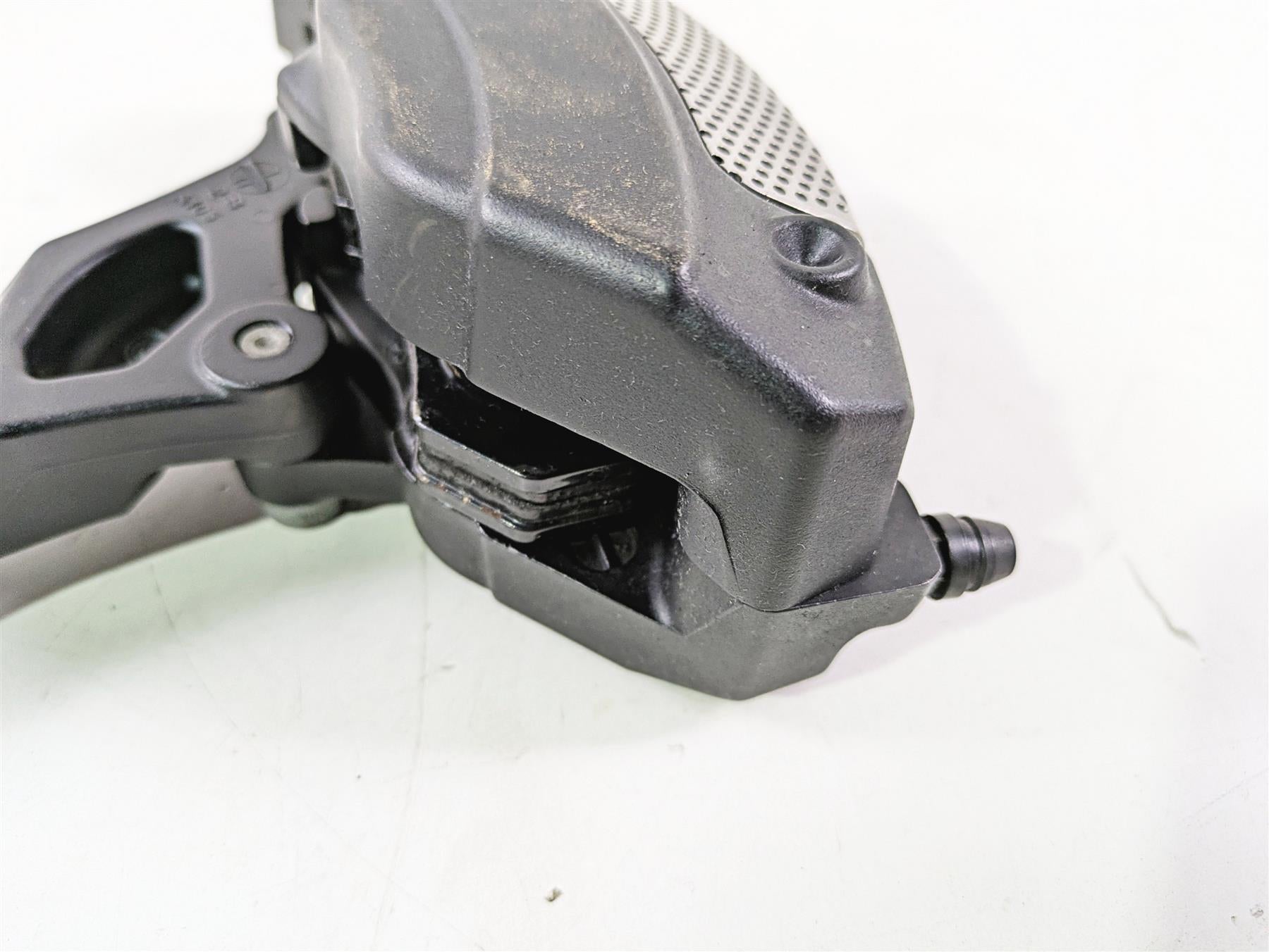 2010 Harley VRSCF Muscle Rod Rear Brake Caliper 43050-08 {{ shop.shopifyCountryName }} - Mototech271