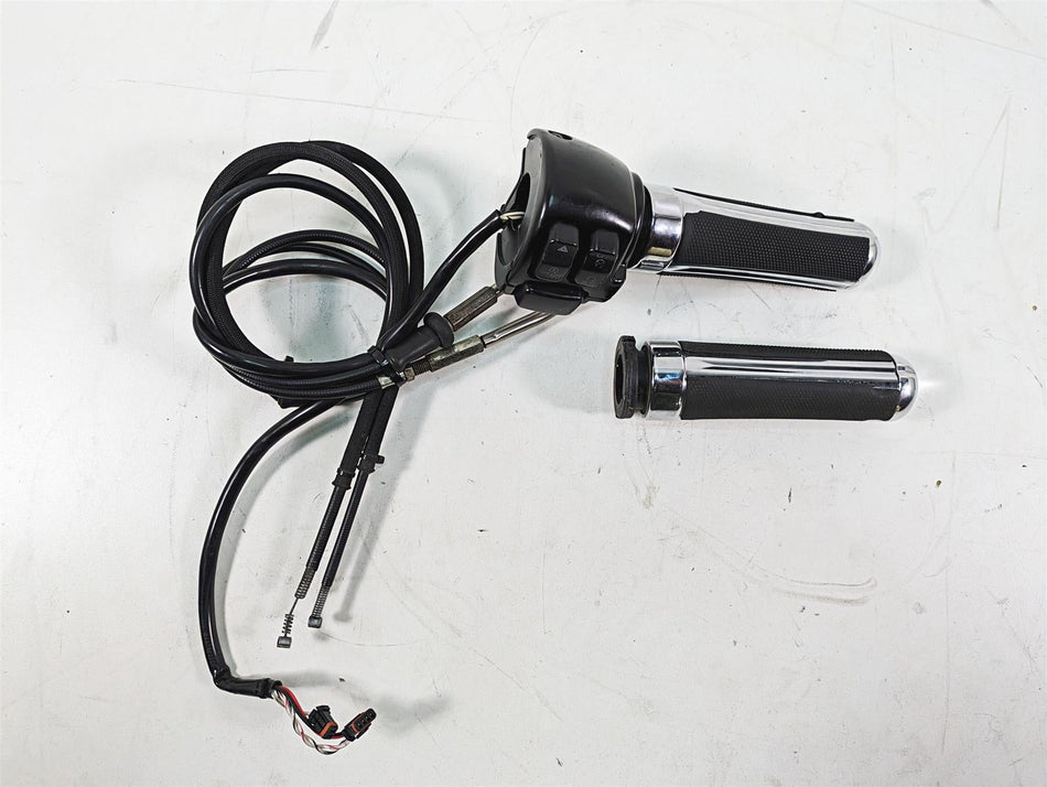 2012 Harley FLD Dyna Switchback Right Control Switch Throttle Grip Set 72948-12 {{ shop.shopifyCountryName }} - Mototech271