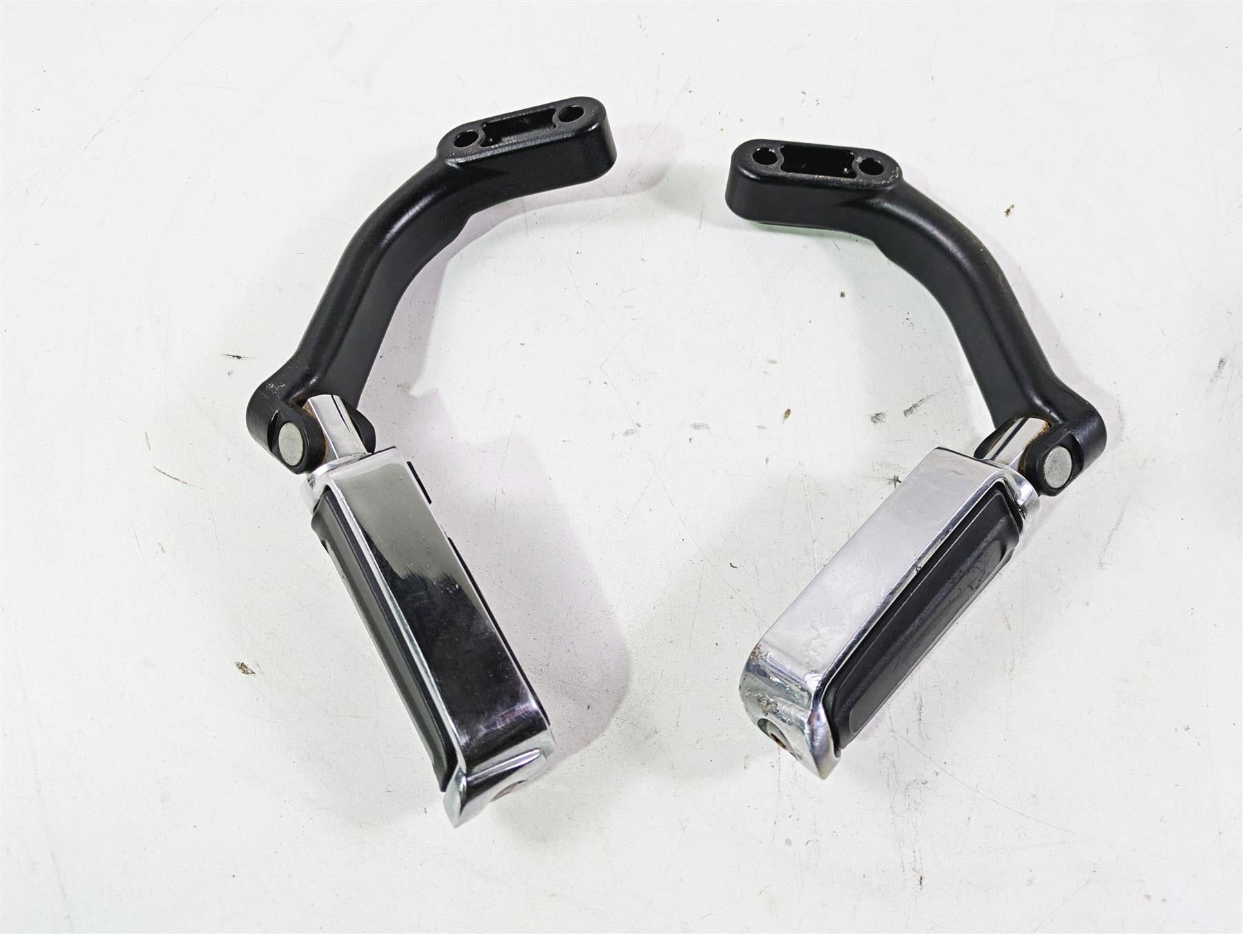 2013 Harley VRSCF Muscle Rod Rear Passenger Foot Peg Set 50822-09 50826-09 {{ shop.shopifyCountryName }} - Mototech271