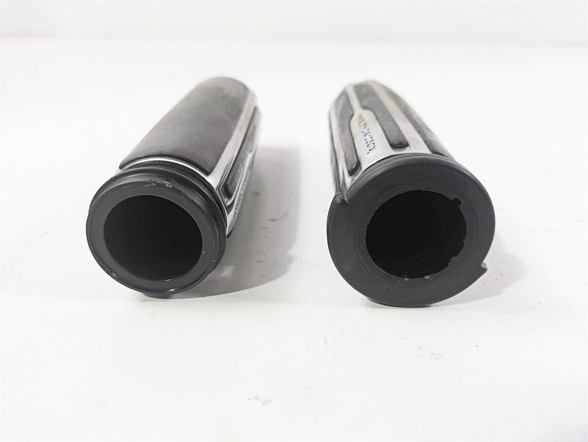 2010 Harley Touring FLHXSE CVO Street Glide Left Right Throttle Grips 55936-09 {{ shop.shopifyCountryName }} - Mototech271