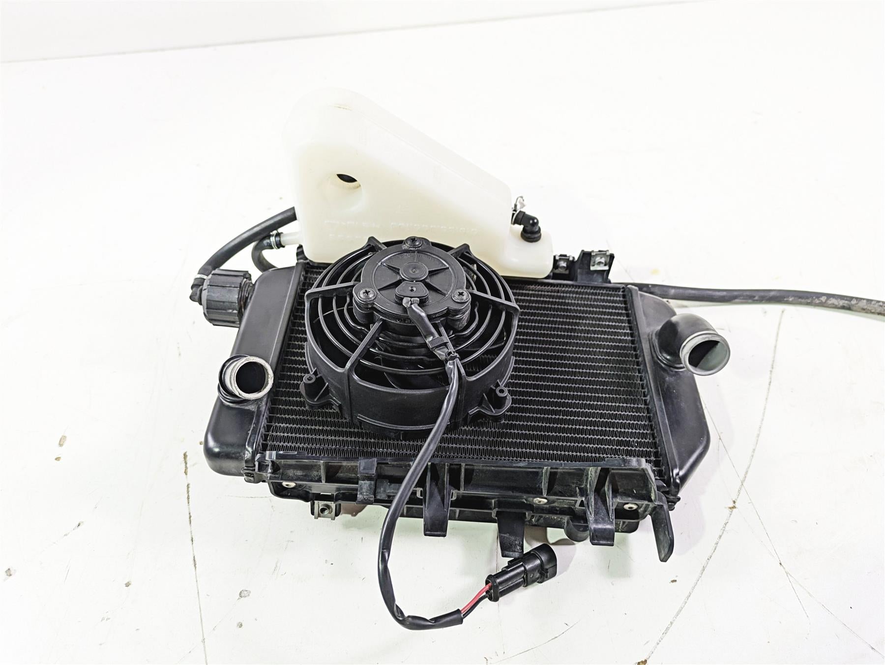 2022 KTM 1290 Super Adventure S Right Radiator Fan Set 61935008000 61935008033