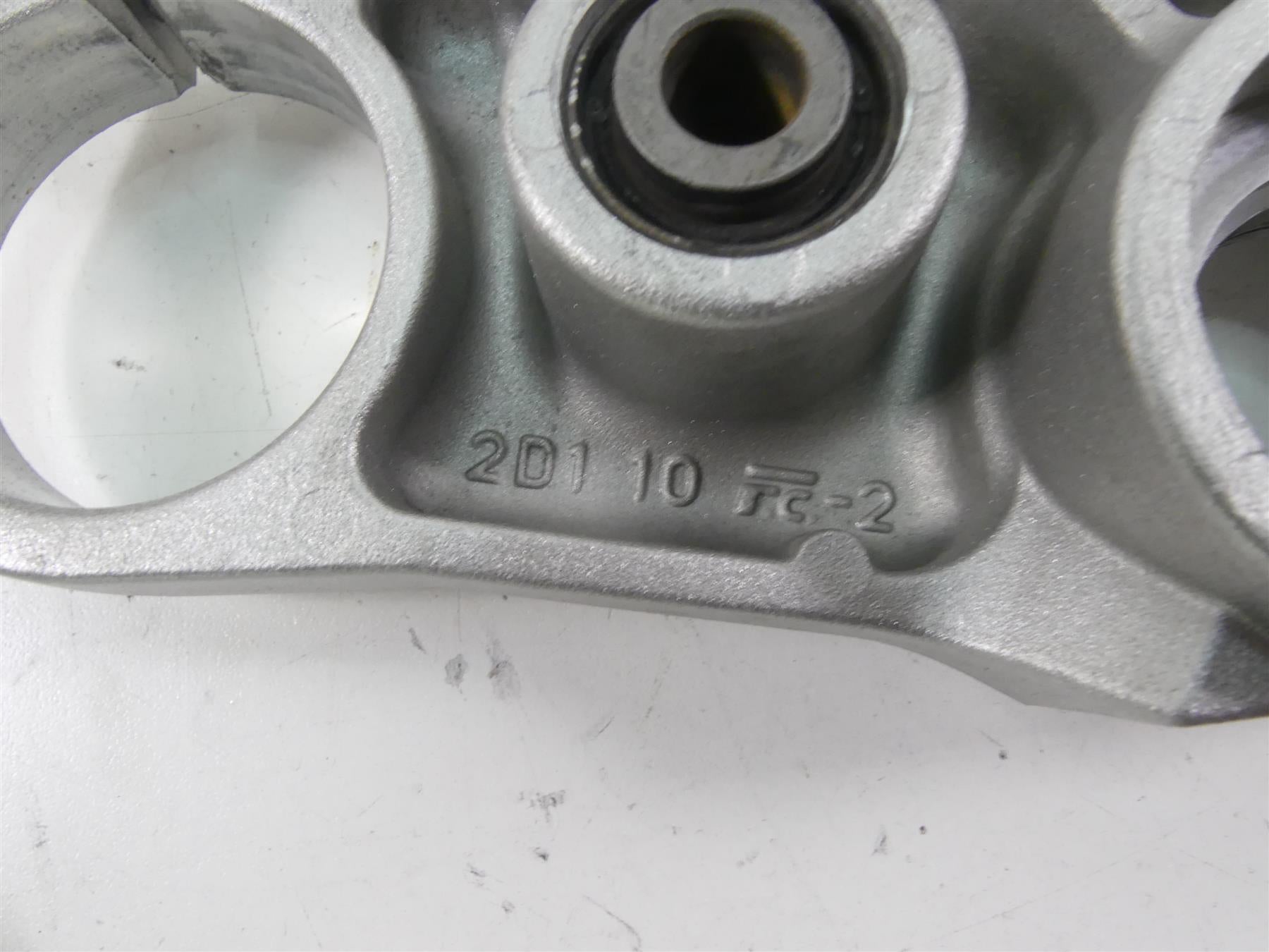 2008 Yamaha FZ1 Fazer Upper Triple Tree Steering Clamp 50mm 2D1-23405-11-00 {{ shop.shopifyCountryName }} - Mototech271