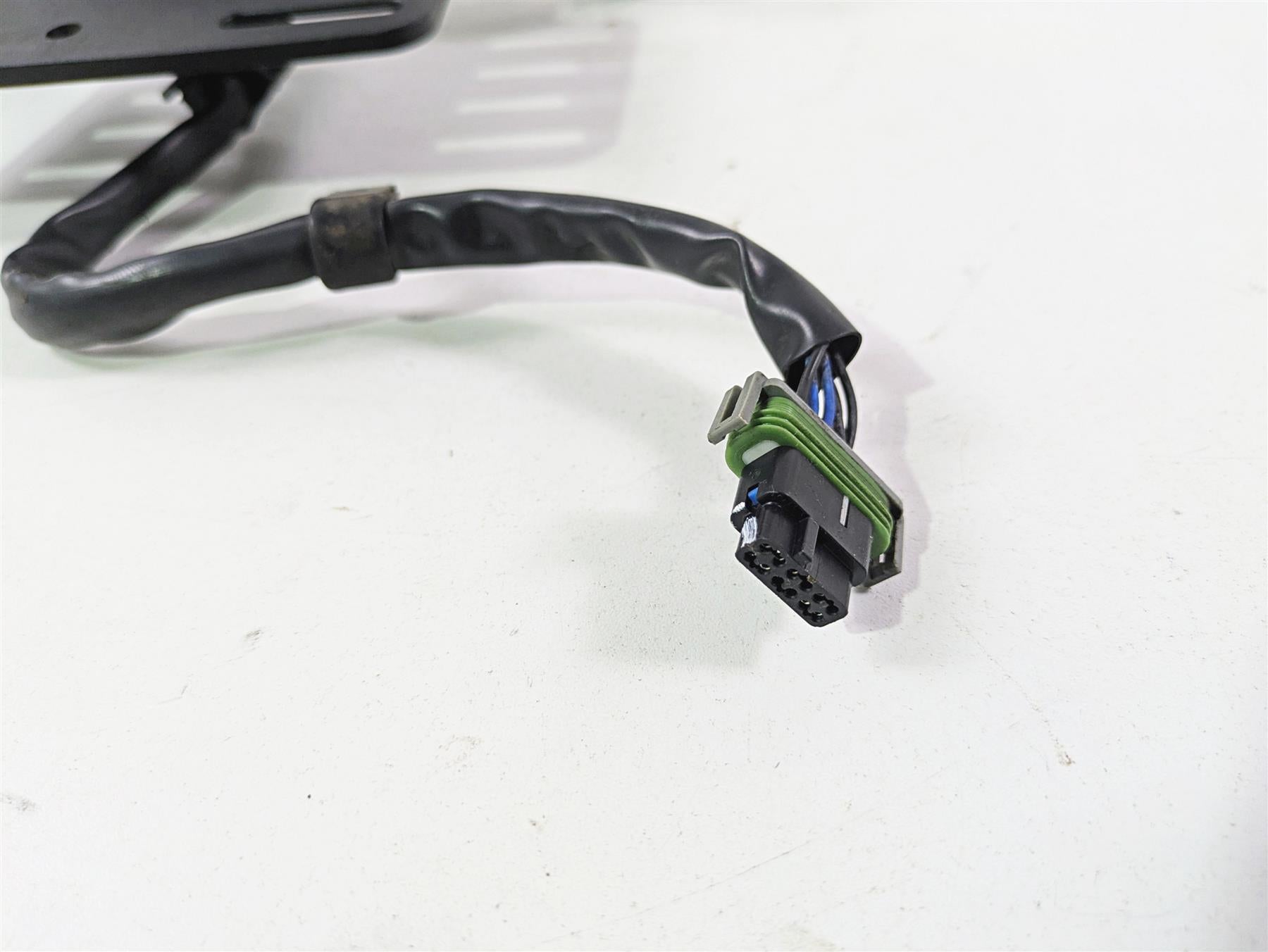 2021 Harley Touring FLTRX Road Glide Rear Led Blinker Plate Holder Bar 73314-10 {{ shop.shopifyCountryName }} - Mototech271