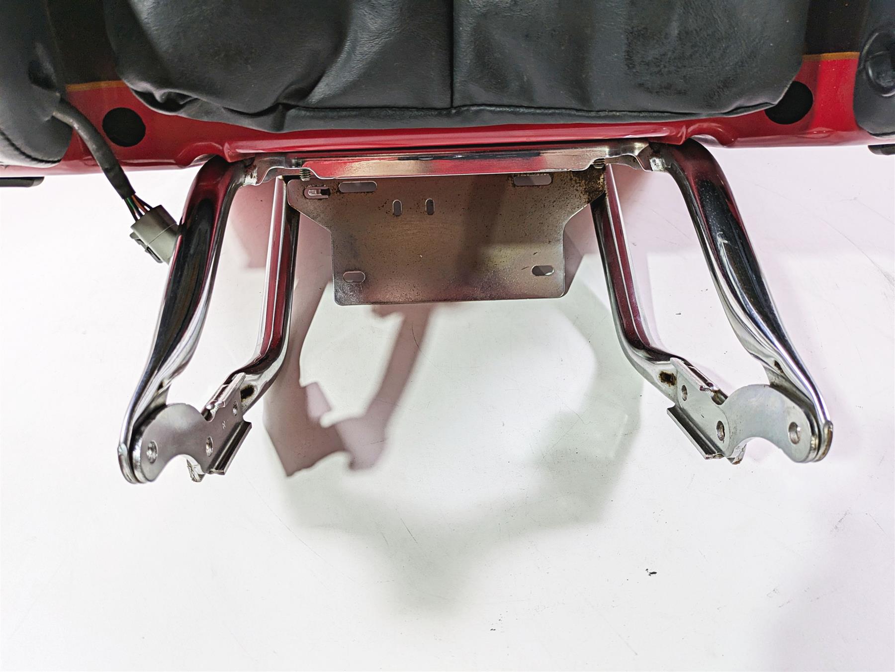 2010 Harley Touring FLHTK Electra Glide Rear Trunk Backrest + Mount Set 53128-09 {{ shop.shopifyCountryName }} - Mototech271