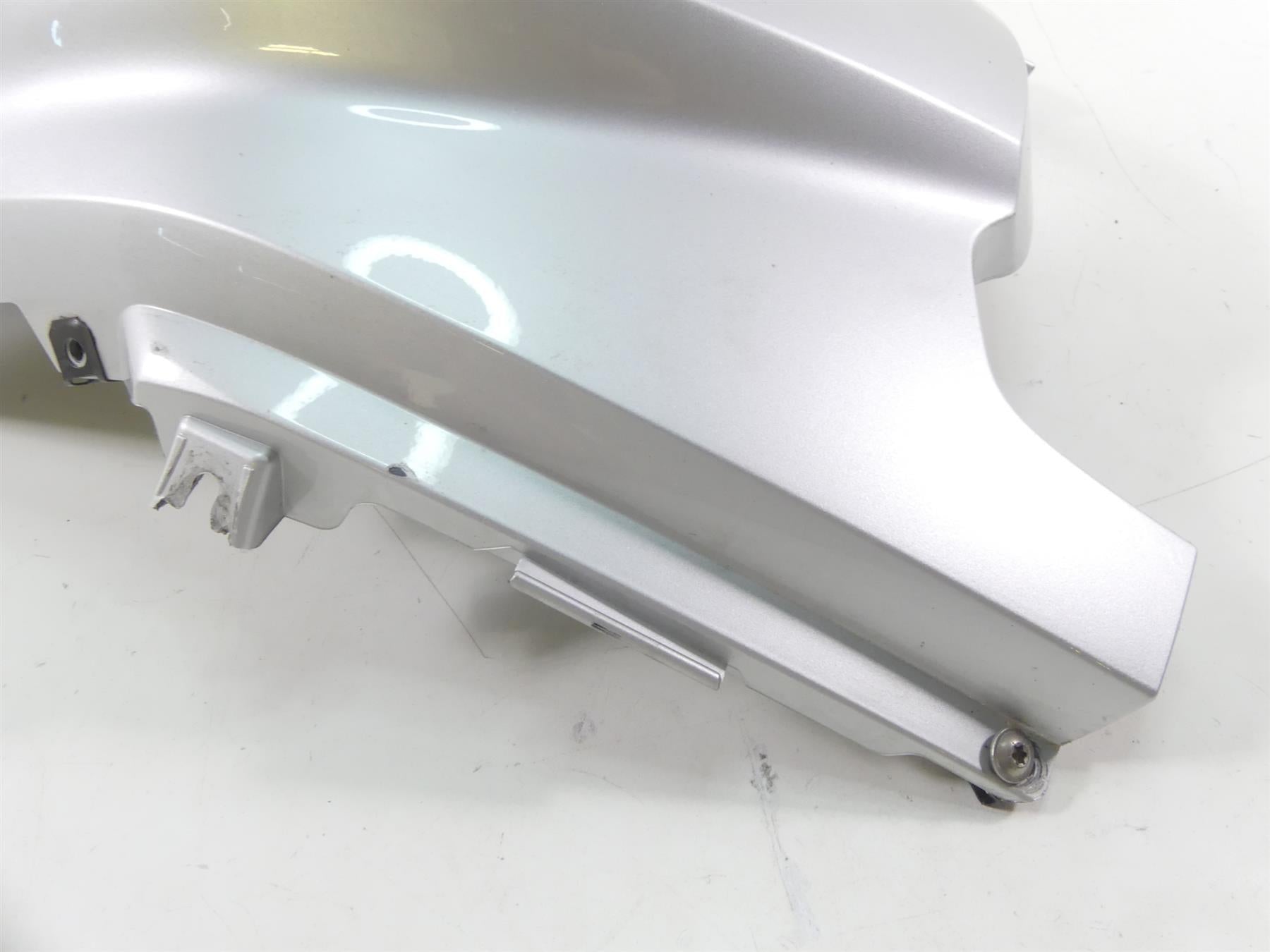 2009 BMW R1200GS K25 Fuel Gas Petrol Tank Center Cover Fairing -Nice 46637693425 {{ shop.shopifyCountryName }} - Mototech271