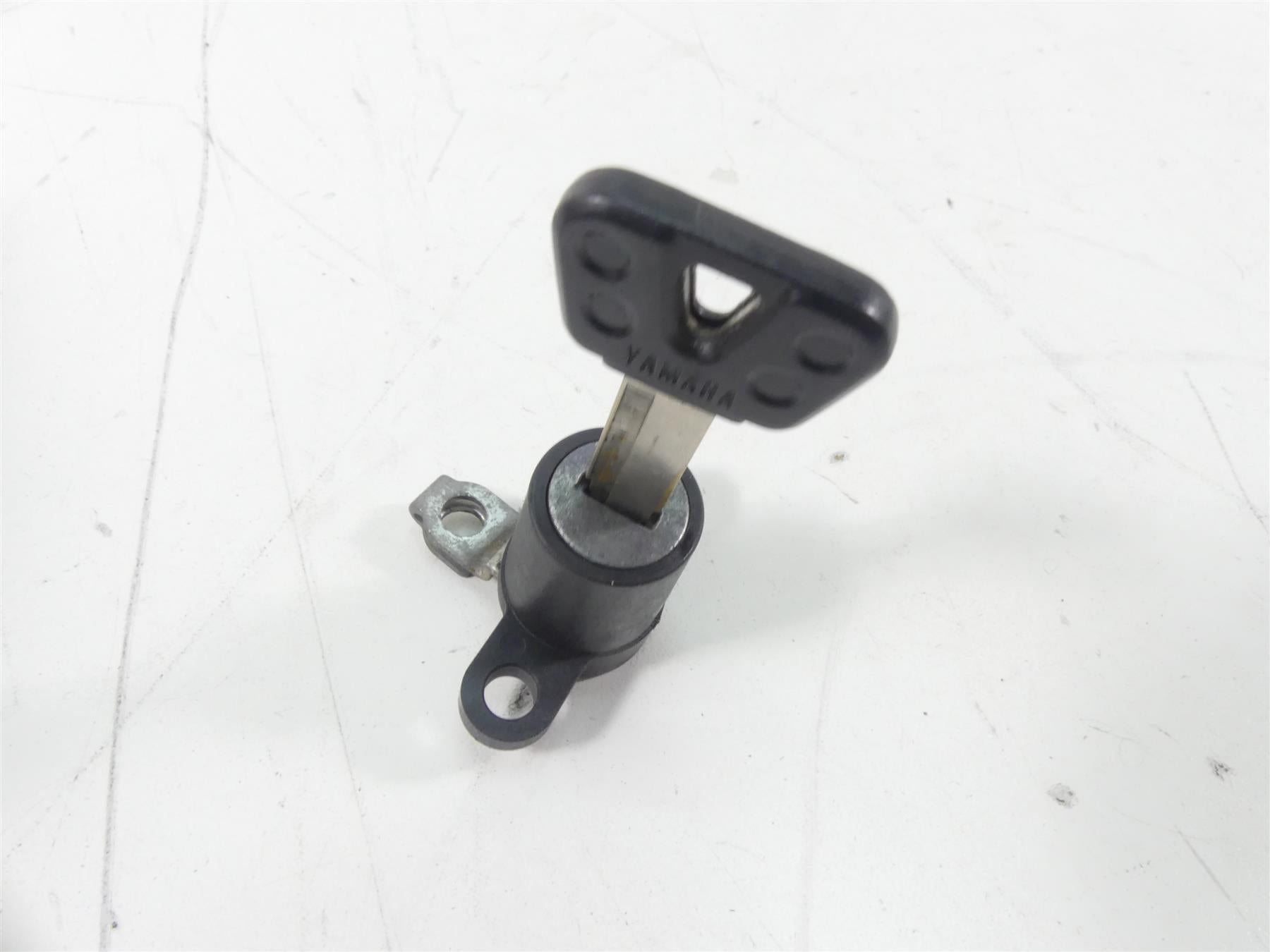 2007 Yamaha FZ1 Fazer Ignition Switch Key Tank Seat Lock Set 3C3-82501-10-00 {{ shop.shopifyCountryName }} - Mototech271