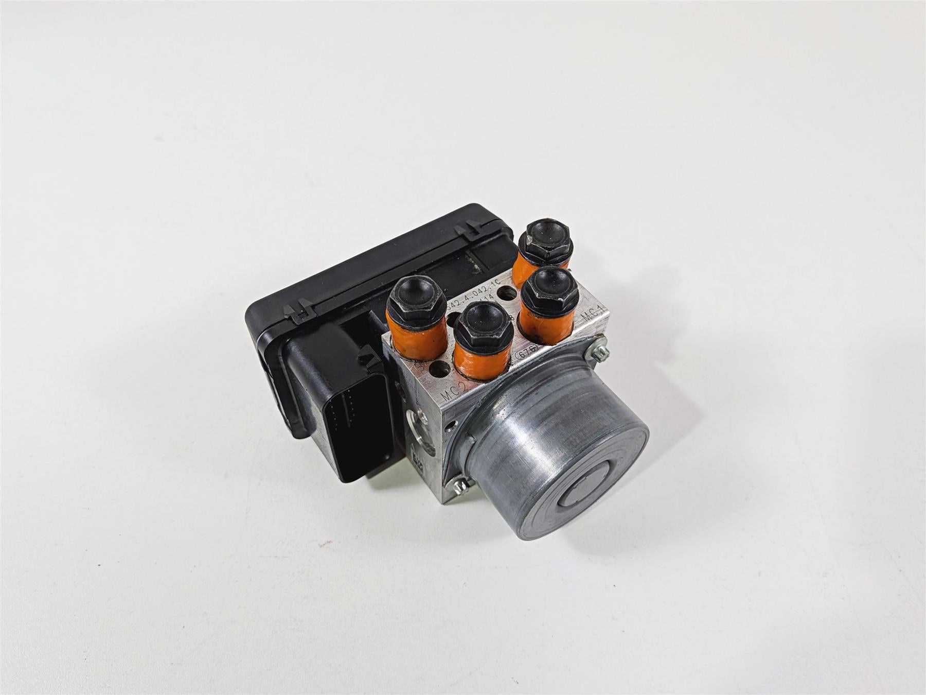 2019 Ducati 959 Panigale Abs Brake Pump Pressure Unit Module 54240421C {{ shop.shopifyCountryName }} - Mototech271