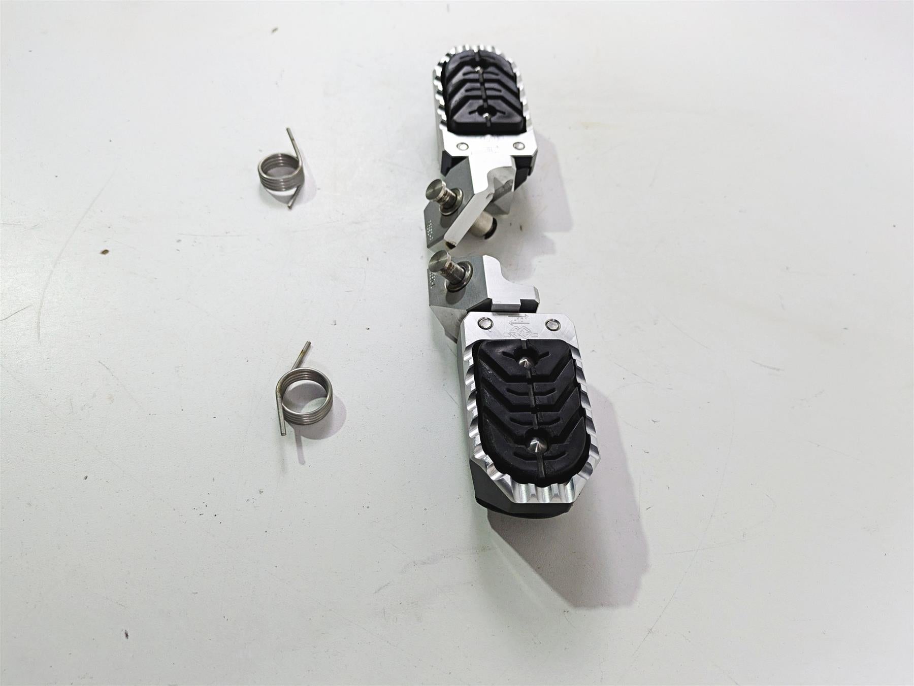 2021 BMW R1250GS K51 Adv Front Footpeg Rest Option 719 46719829532 46719829537 {{ shop.shopifyCountryName }} - Mototech271