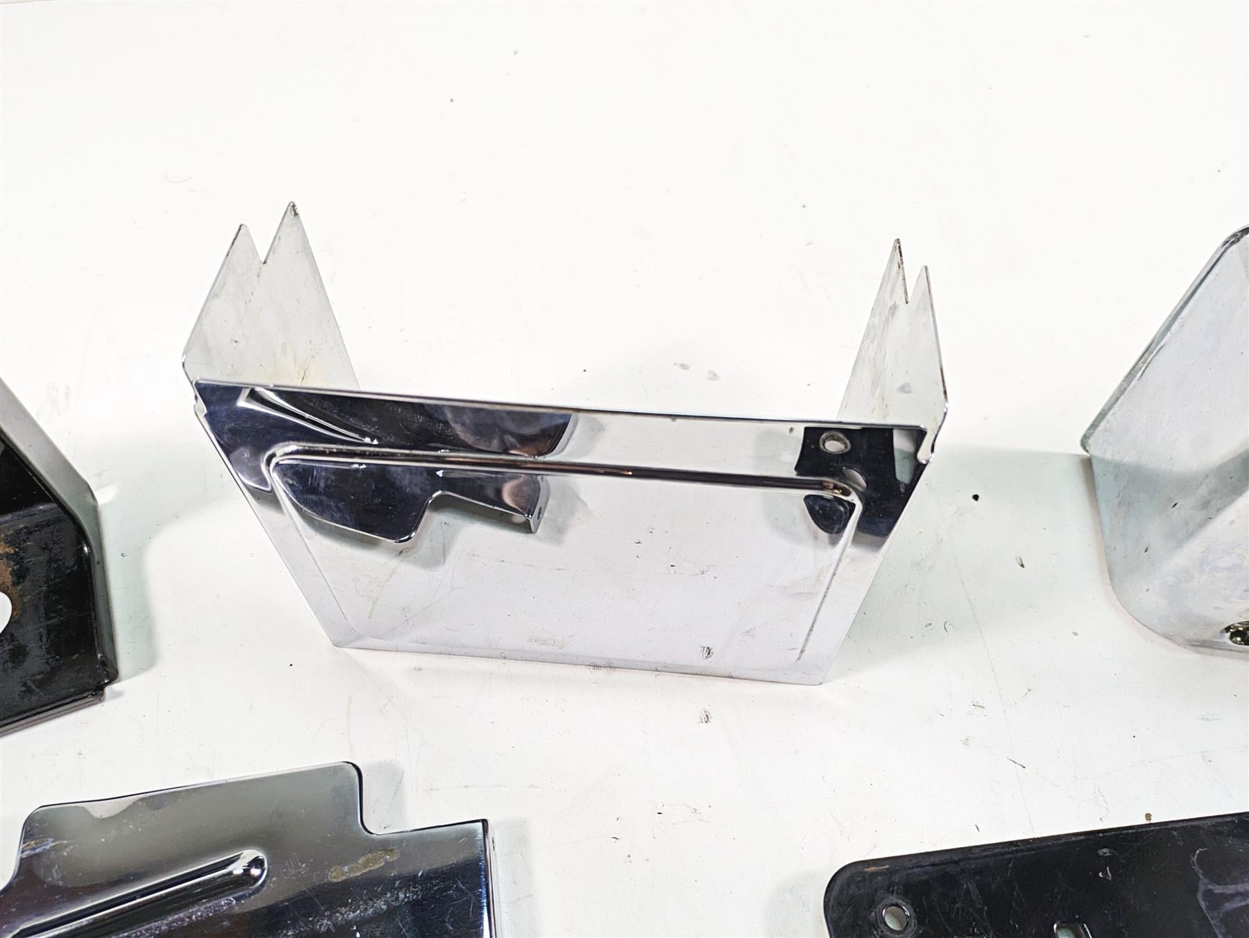 1999 Harley Dyna FXDL Low Rider Chrome Electrical & Battery Box Carrier 66375-97 {{ shop.shopifyCountryName }} - Mototech271