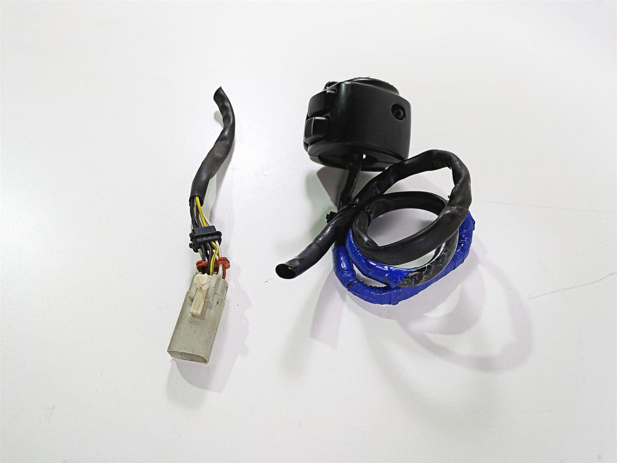 2009 Harley FLSTSB Cross Bones Left Hand Control Switch - Read 71682-06A {{ shop.shopifyCountryName }} - Mototech271