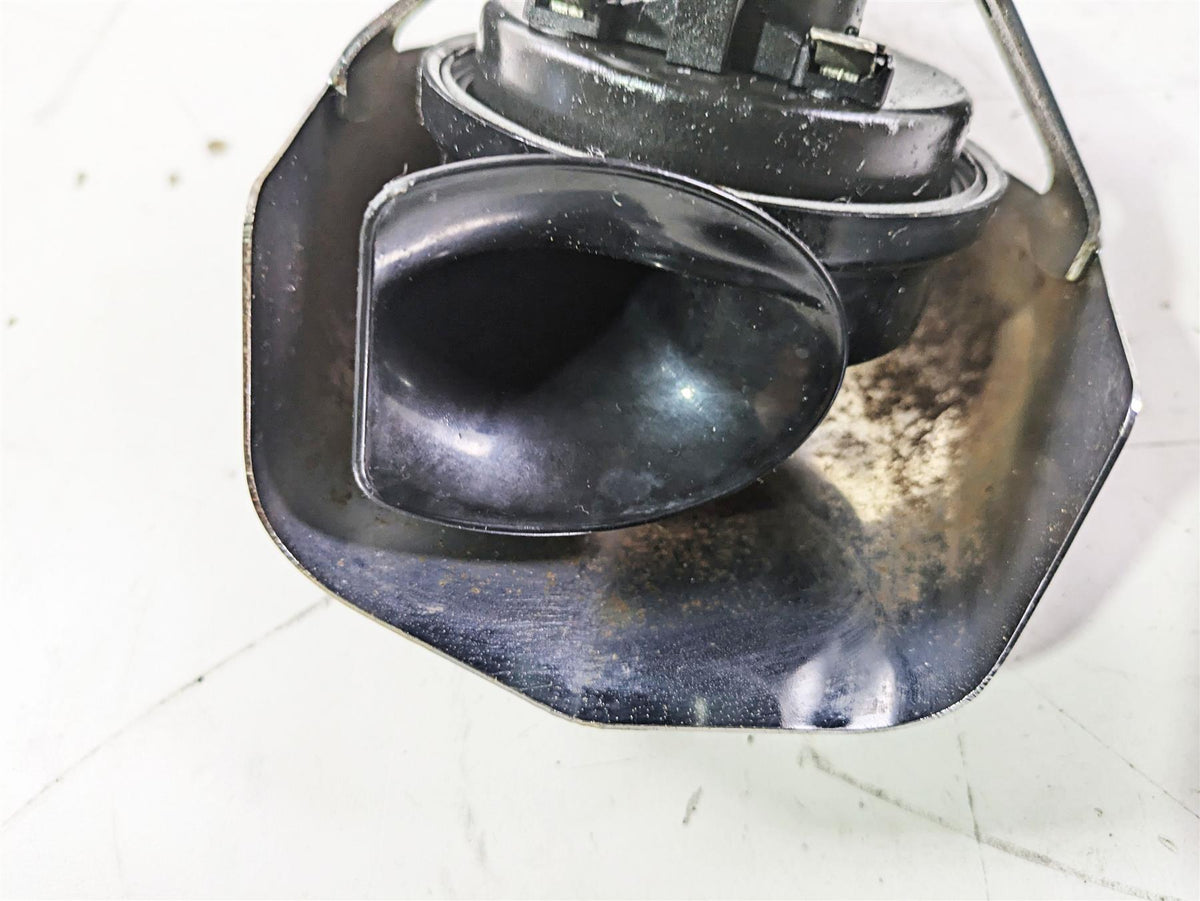 2003 Harley Touring FLHTCUI E-Glide 100th Horn & Chrome Cover 61300478A {{ shop.shopifyCountryName }} - Mototech271