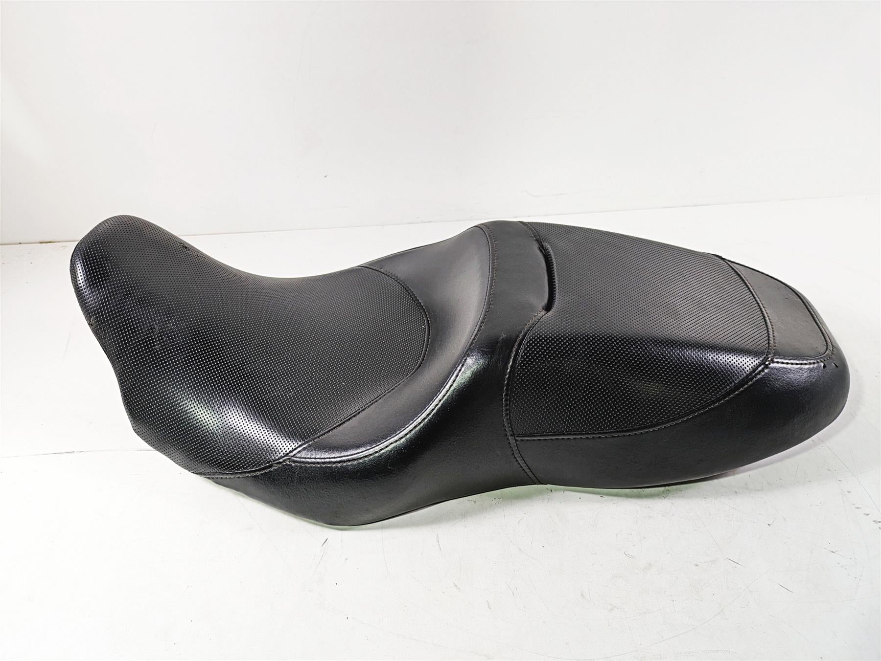 2017 Harley Touring FLTRXS Road Glide Seat Saddle 52000142 {{ shop.shopifyCountryName }} - Mototech271