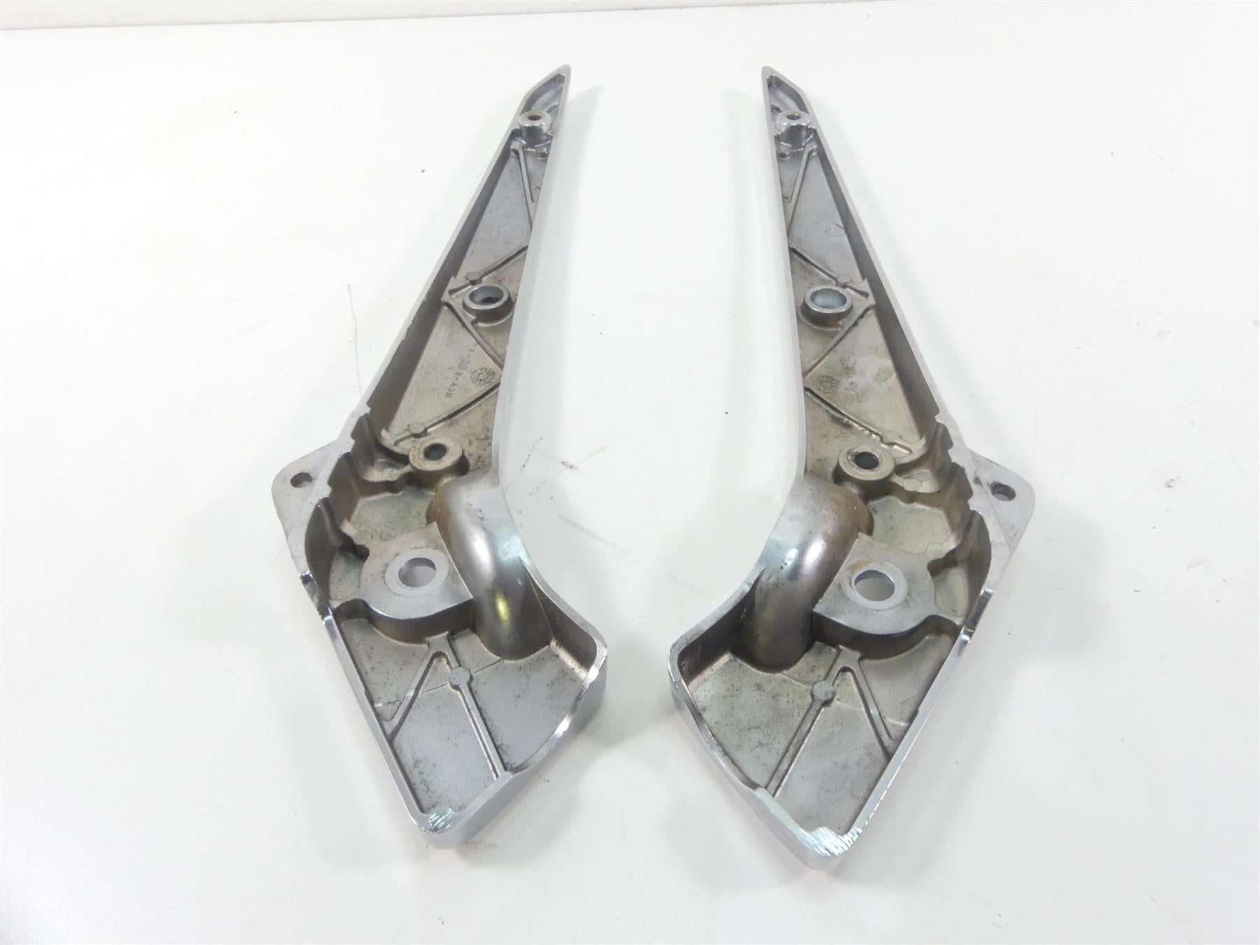 2003 Honda VTX1300 S Rear Chrome Fender Frame Struts Braces Set 77330-MCV-000 {{ shop.shopifyCountryName }} - Mototech271