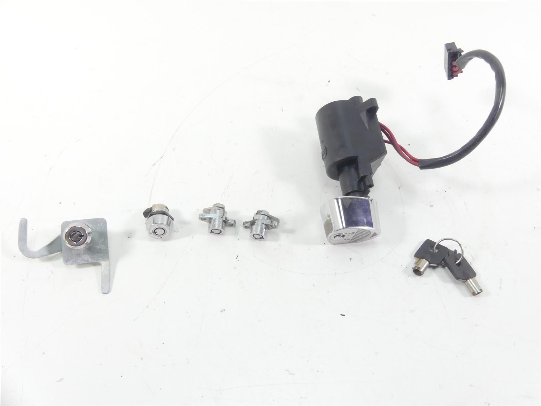 1999 Harley Touring FLHTCUI Electra Glide Ignition Switch Key Lock Set 71526-93B {{ shop.shopifyCountryName }} - Mototech271