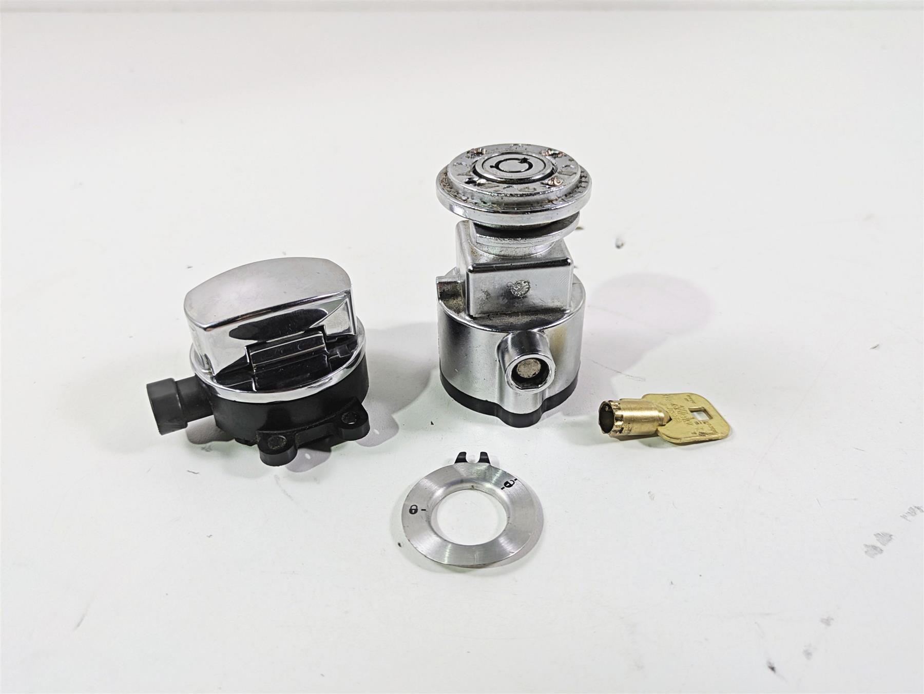 2016 Harley FXDF Dyna Fat Bob Ignition Switch Steering Lock Key Set 71430-12 {{ shop.shopifyCountryName }} - Mototech271