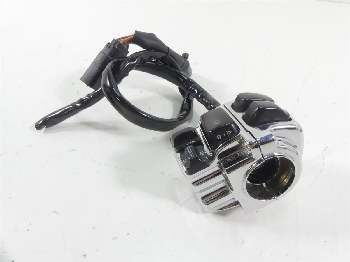 2007 Harley Touring FLHTCU SE CVO Electra Glide Right Control Switch 71684-06A {{ shop.shopifyCountryName }} - Mototech271