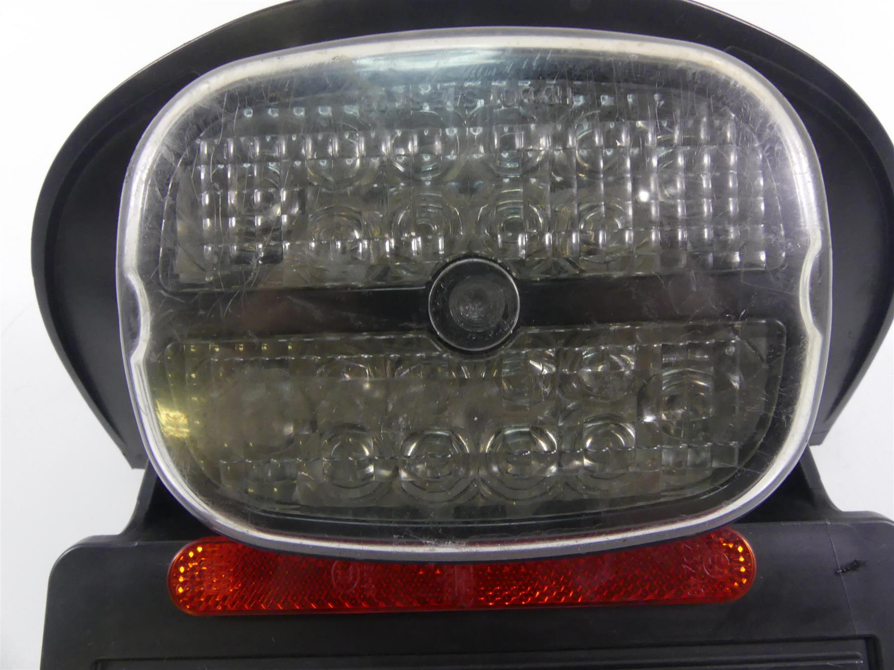 2008 Harley Softail FLSTSB Cross Bones Led Tail Light + Holder -Read 59995-06 {{ shop.shopifyCountryName }} - Mototech271