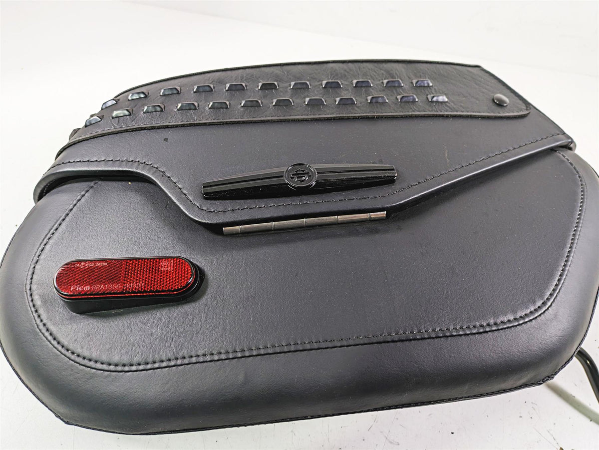 2019 Harley FLHCS Softail Heritage Right Saddle Bag Saddlebag 90201436 {{ shop.shopifyCountryName }} - Mototech271