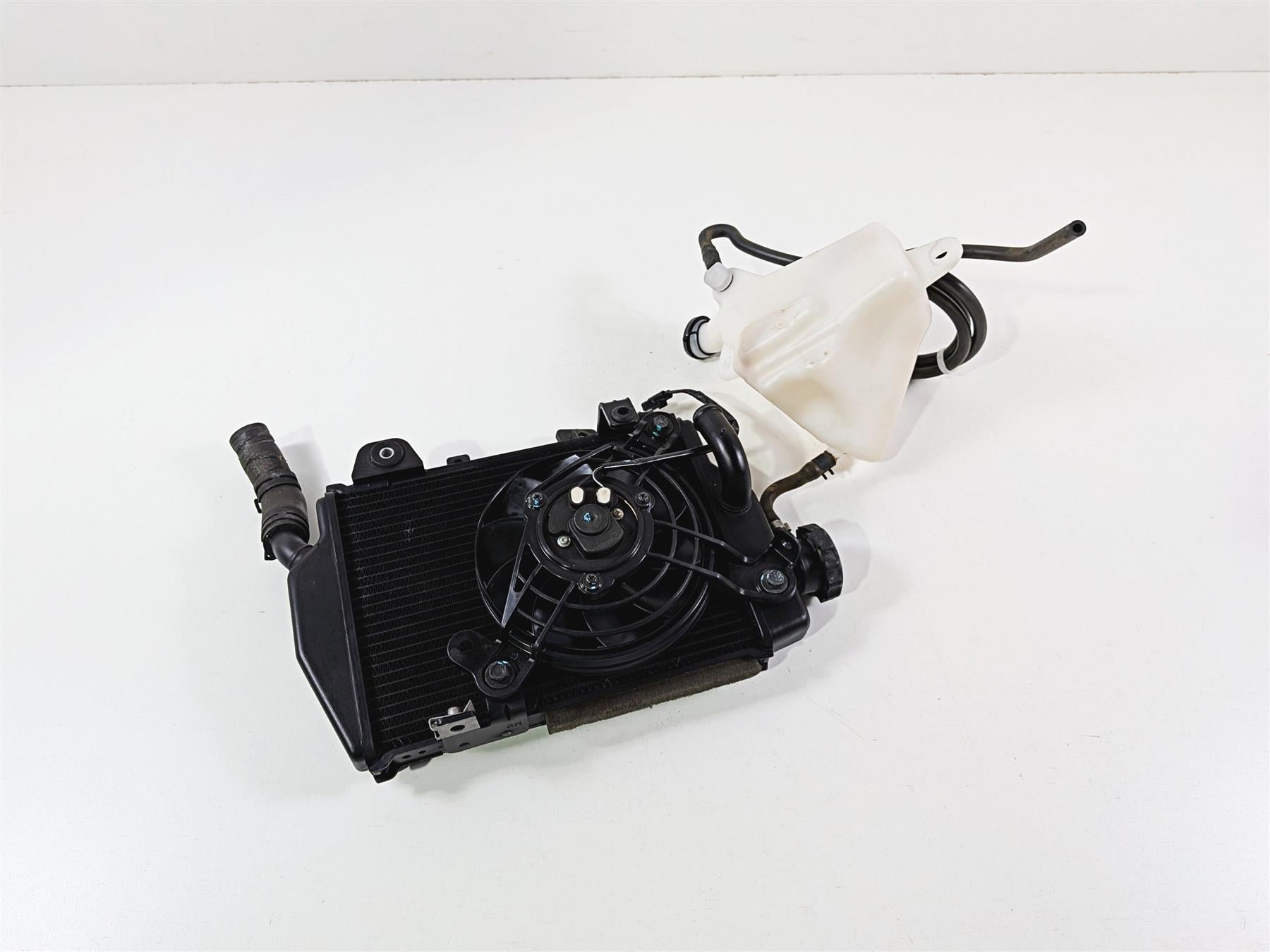 2022 Triumph Tiger 900 GT Pro Right Radiator Fan Reservoir Hoses T2104600 {{ shop.shopifyCountryName }} - Mototech271