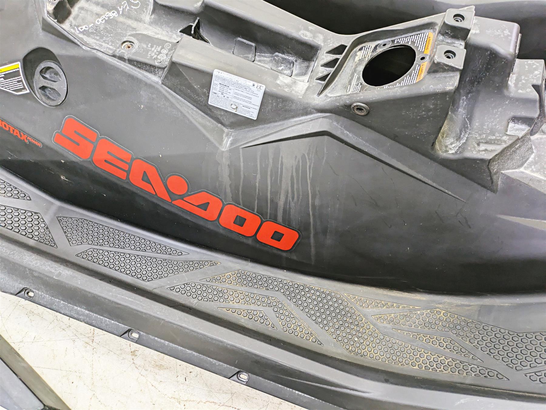 2022 SeaDoo Spark 900 Trixx Inner Hull Center Body & Covers 291006043 {{ shop.shopifyCountryName }} - Mototech271