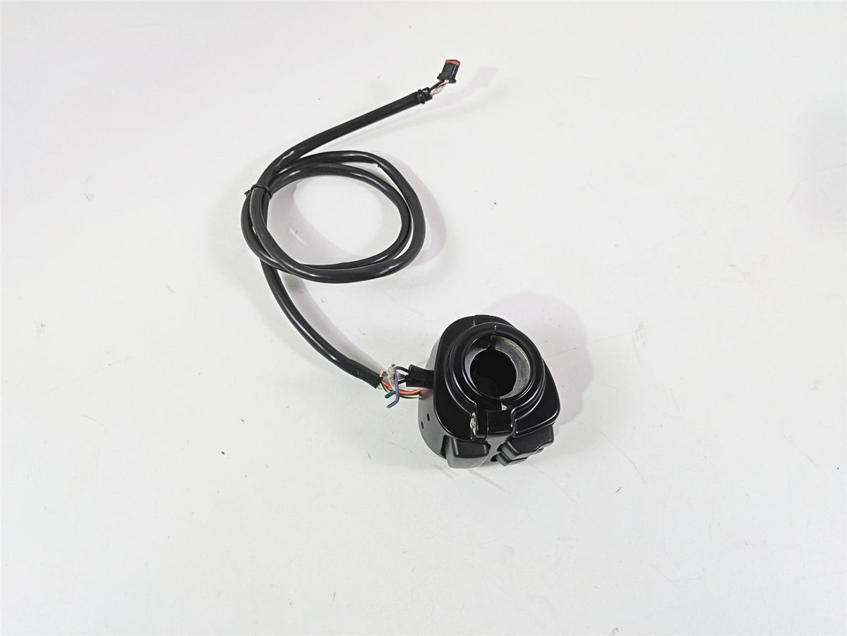 2016 Harley FXDF Dyna Fat Bob Left Blinker Control Switch - Read 71500372A {{ shop.shopifyCountryName }} - Mototech271