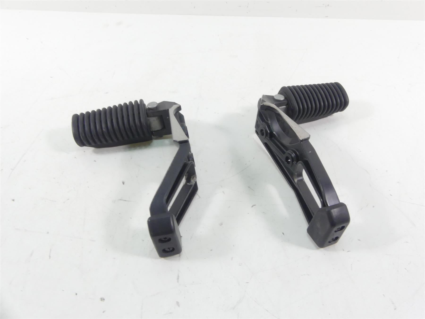 2001 BMW R1150 GS R21 Rear Passenger Pillion Footpeg Foot Peg Set 46712314761 {{ shop.shopifyCountryName }} - Mototech271