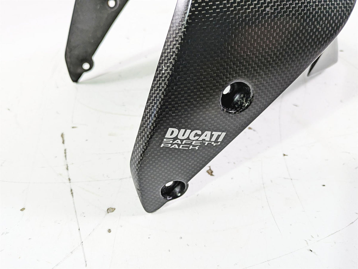 2017 Ducati Monster 1200 S Front Carbon Fiber Fender 564P6561AA GG204P {{ shop.shopifyCountryName }} - Mototech271