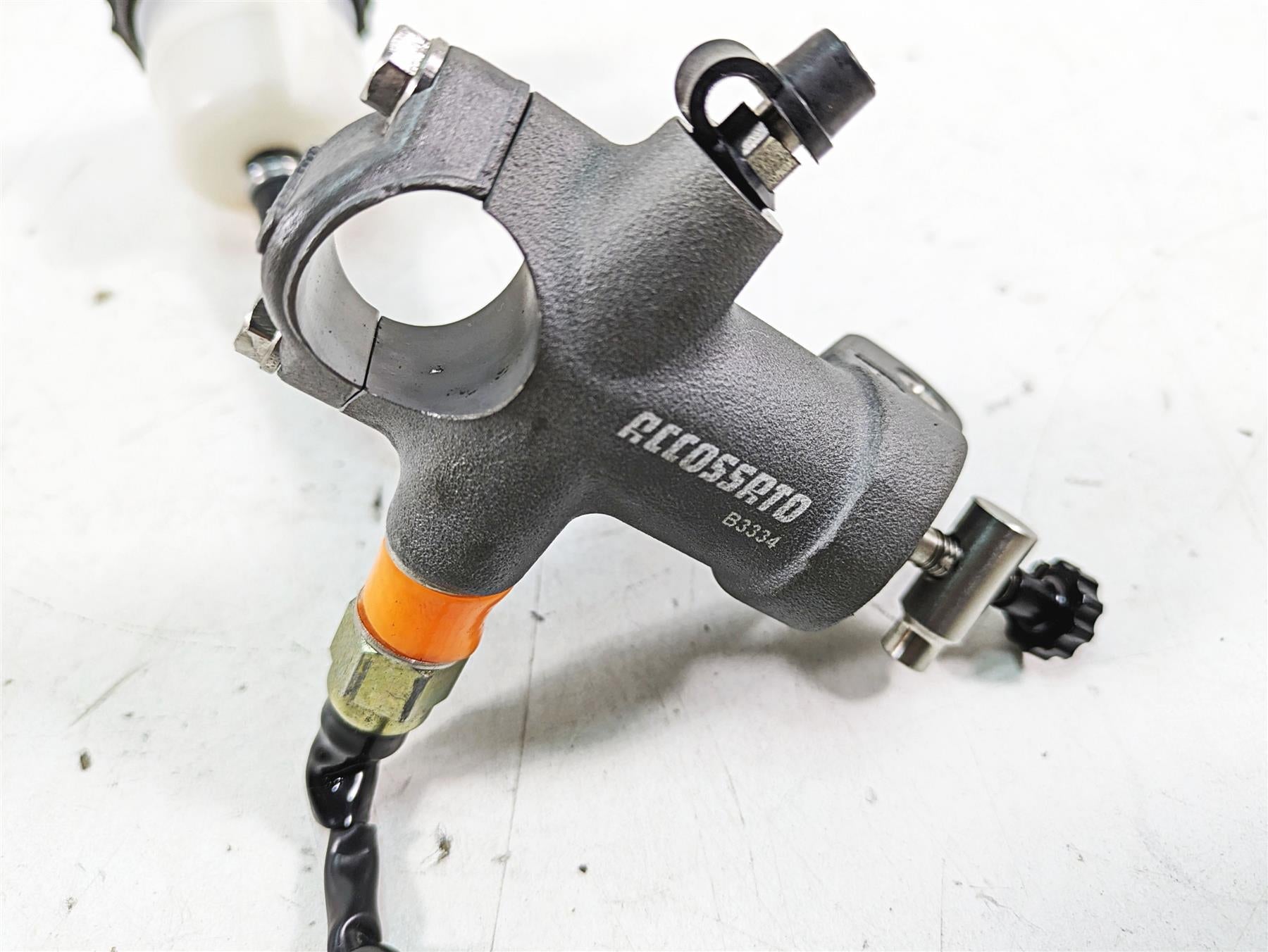 2013 MV Agusta F3 675 ERA Accossato Radial Brake Master Cylinder 19x18 CY023 {{ shop.shopifyCountryName }} - Mototech271