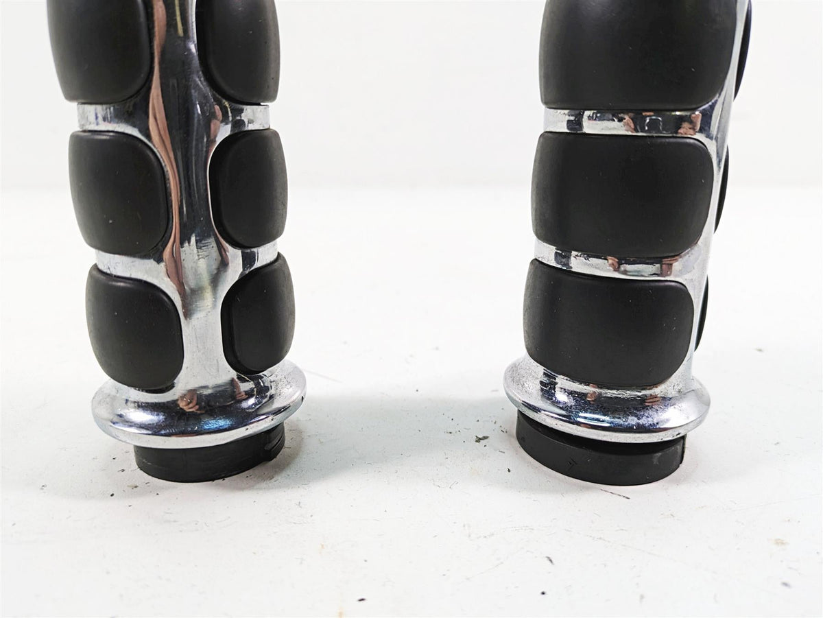 1999 Harley Dyna FXDL Low Rider Chrome Hand Grip Set {{ shop.shopifyCountryName }} - Mototech271