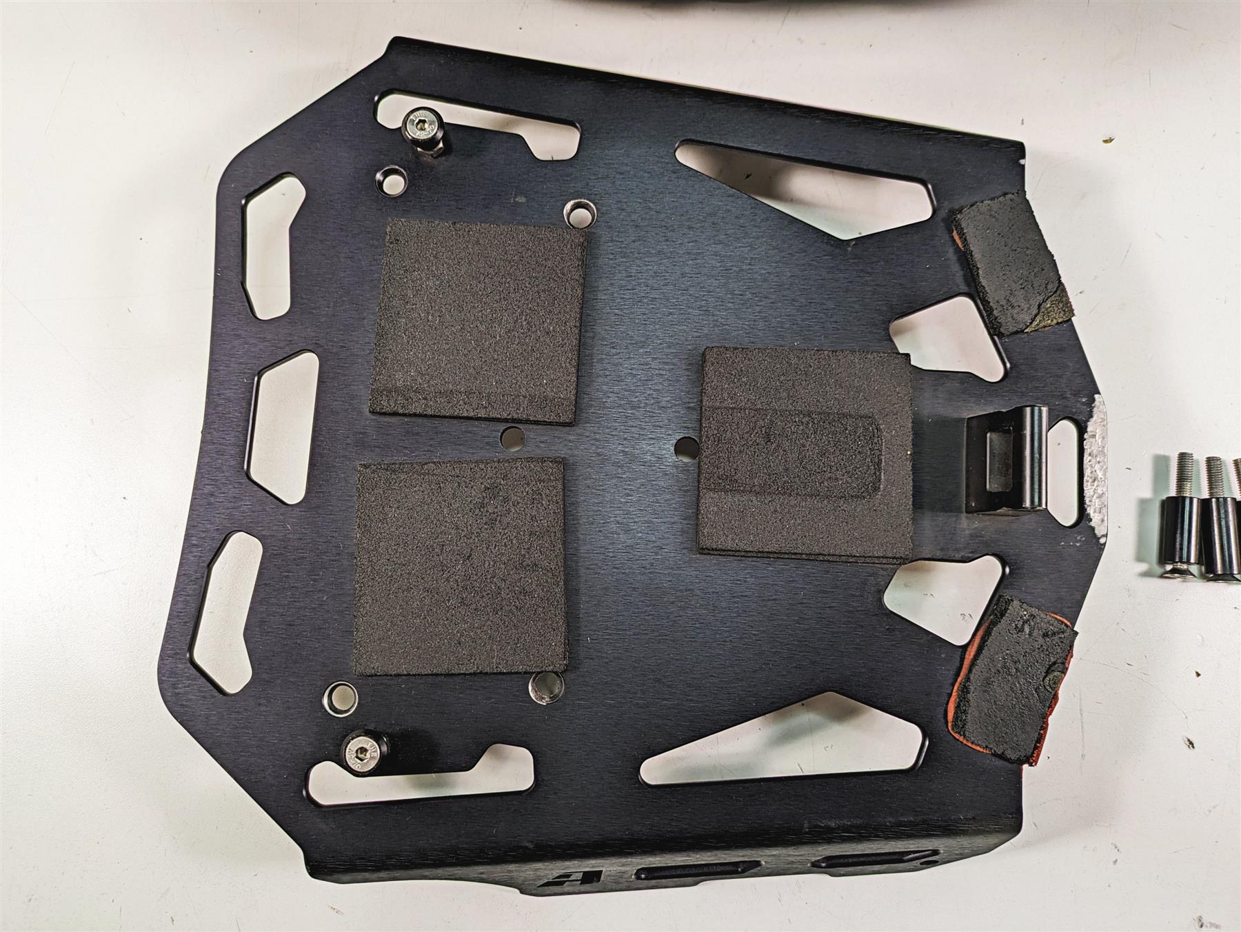 2012 Triumph Tiger 800XC ABS Givi Aluminum Top Case 52L + Bracket - Read TRK52N {{ shop.shopifyCountryName }} - Mototech271