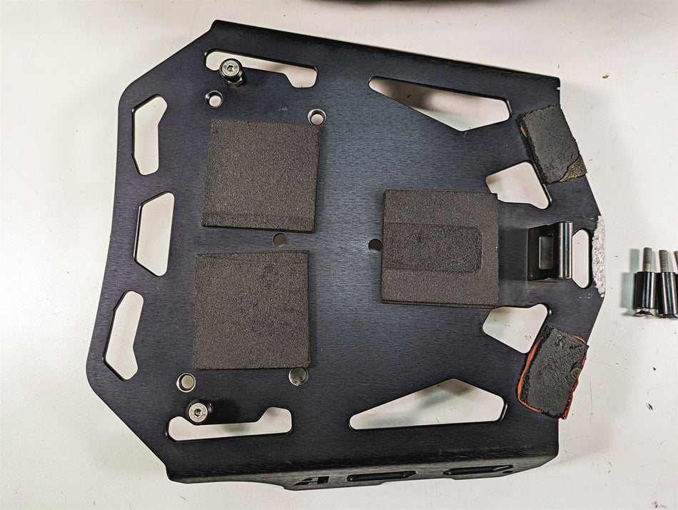 2012 Triumph Tiger 800XC ABS Givi Aluminum Top Case 52L + Bracket - Read TRK52N {{ shop.shopifyCountryName }} - Mototech271
