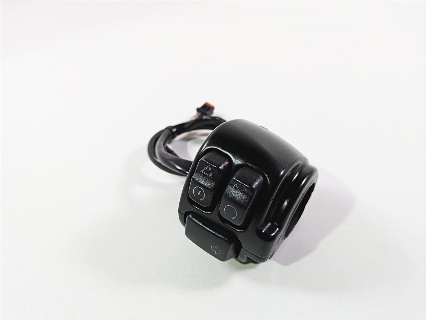 2019 Harley Softail FXDR 114 Right Hand Start Kill Control Switch 71500462 {{ shop.shopifyCountryName }} - Mototech271